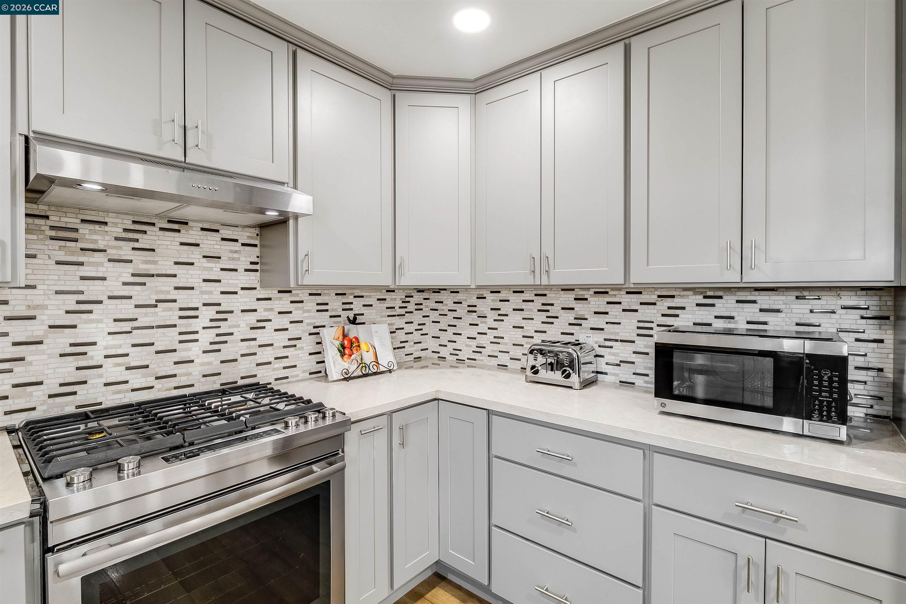 Detail Gallery Image 14 of 53 For 4321 Cowell Rd, Concord,  CA 94518-1807 - 4 Beds | 3 Baths