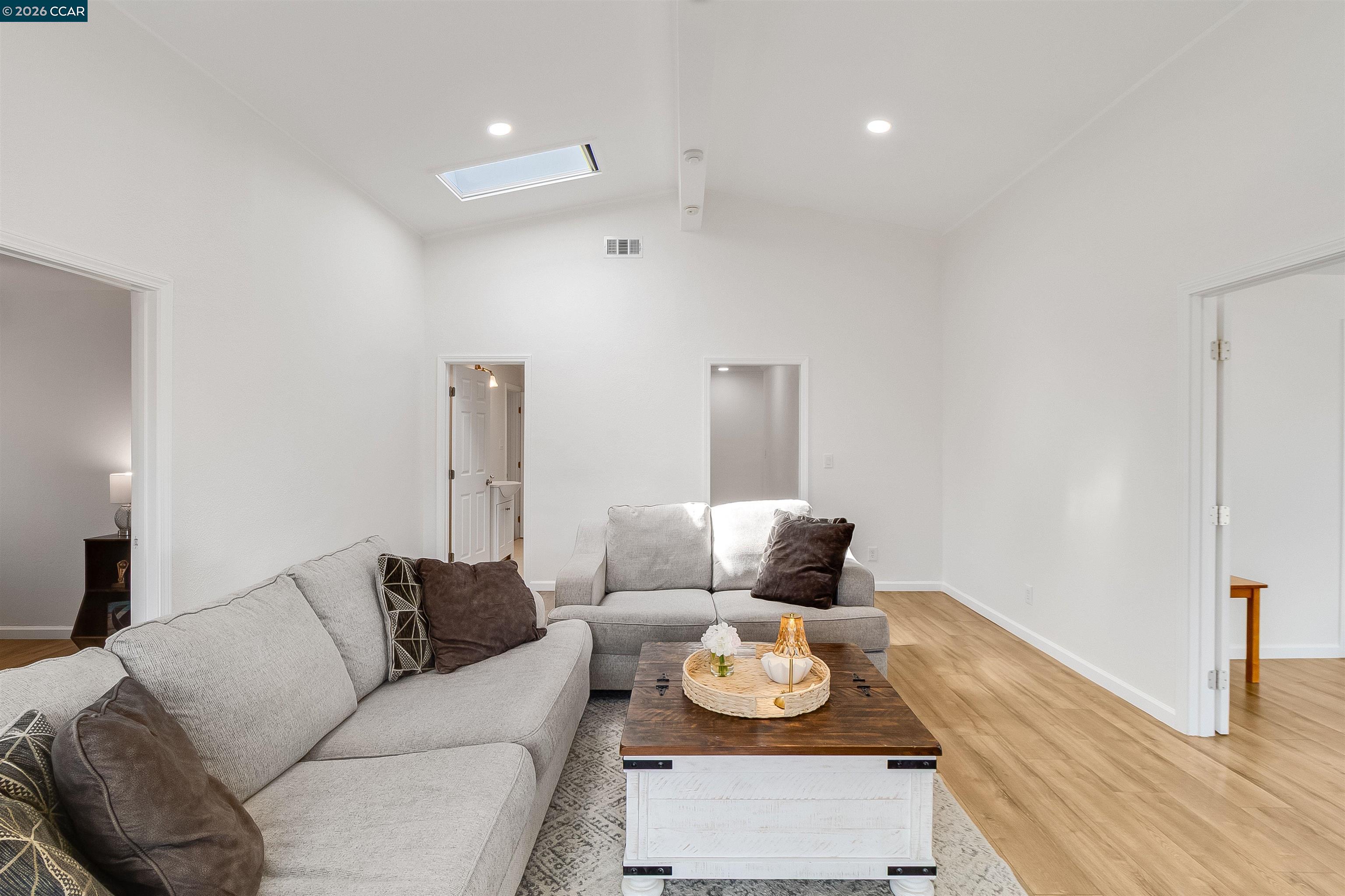 Detail Gallery Image 23 of 53 For 4321 Cowell Rd, Concord,  CA 94518-1807 - 4 Beds | 3 Baths