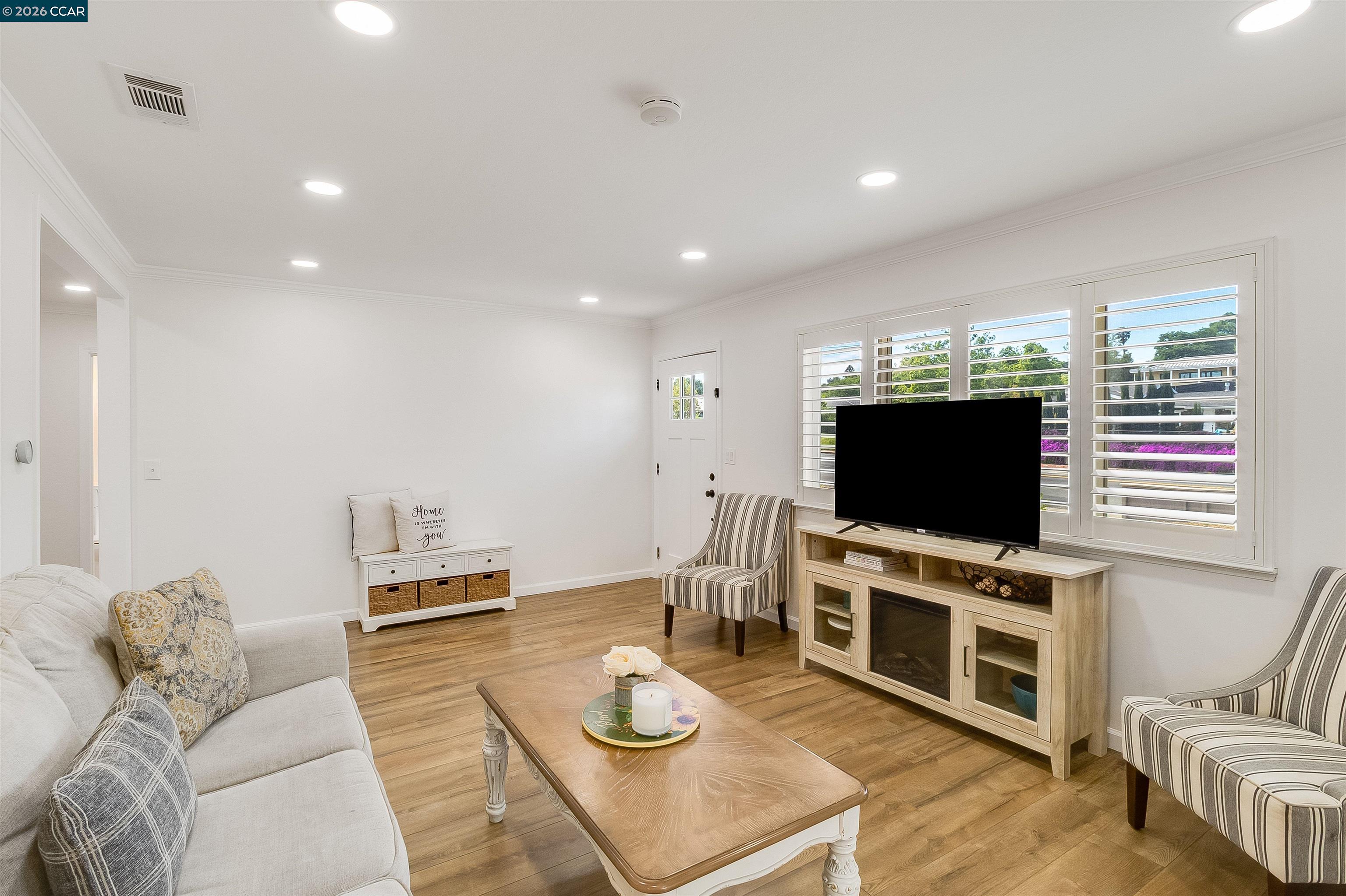 Detail Gallery Image 5 of 53 For 4321 Cowell Rd, Concord,  CA 94518-1807 - 4 Beds | 3 Baths