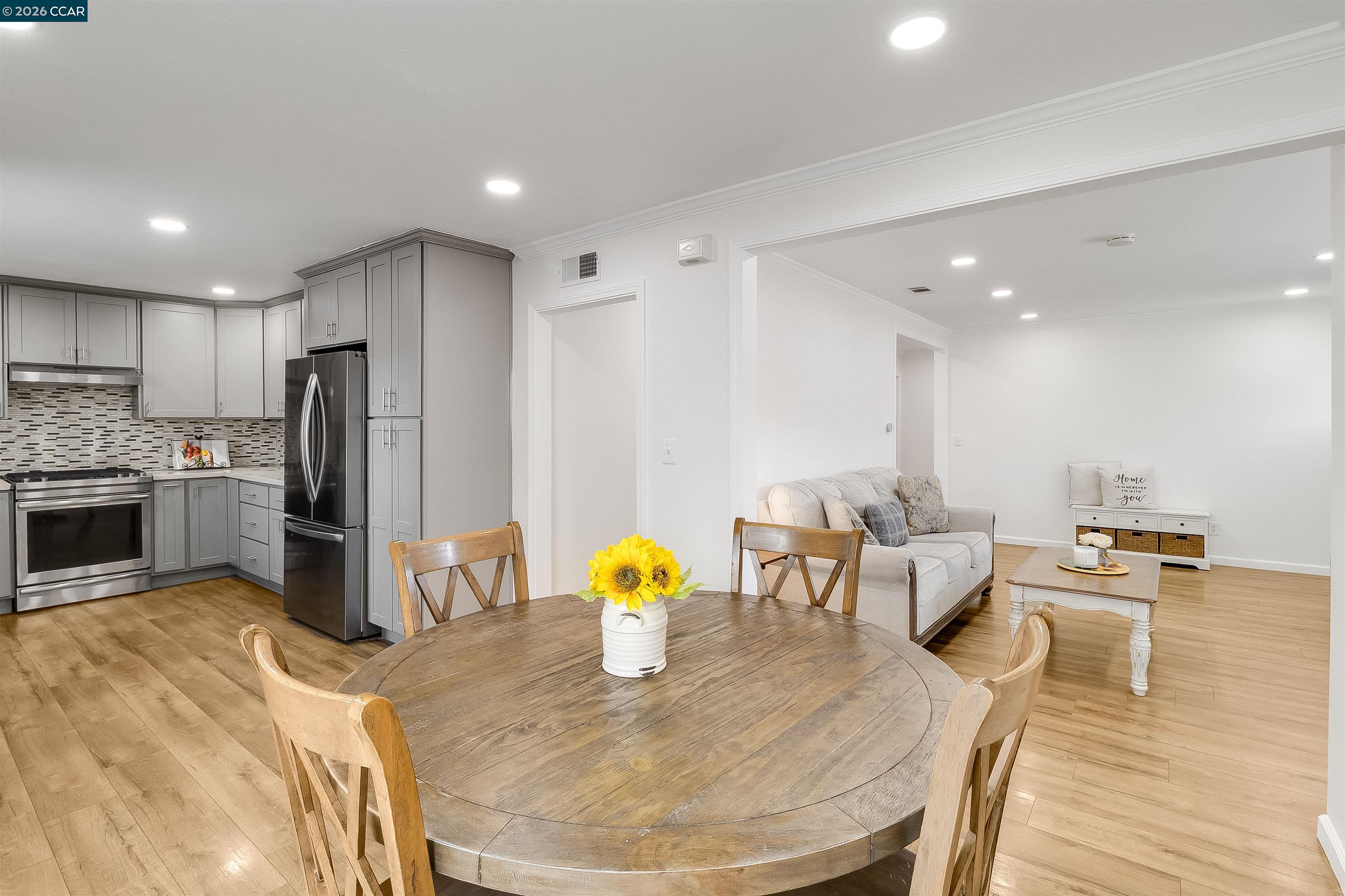 Detail Gallery Image 10 of 53 For 4321 Cowell Rd, Concord,  CA 94518-1807 - 4 Beds | 3 Baths