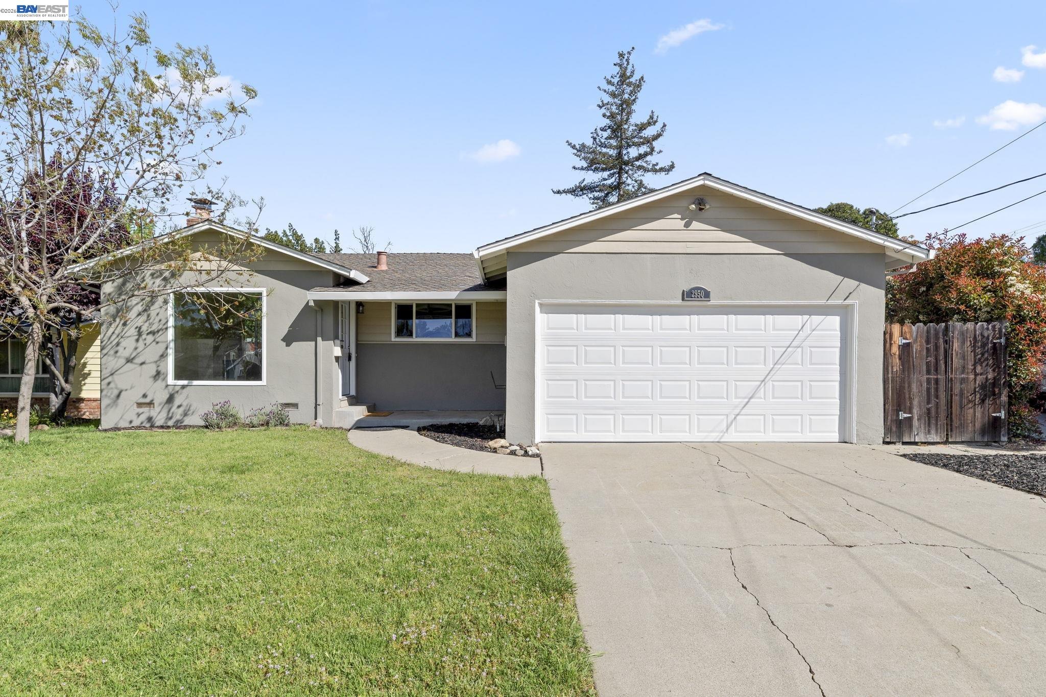 Detail Gallery Image 2 of 38 For 2950 Kelly St, Livermore,  CA 94551 - 3 Beds | 2 Baths