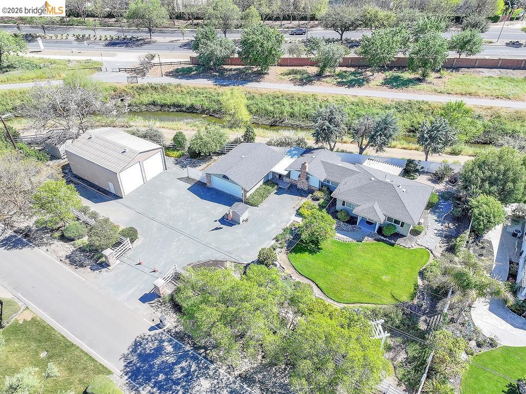 Detail Gallery Image 2 of 36 For 420 Lone Oak Ct, Brentwood,  CA 94513 - 3 Beds | 1 Baths