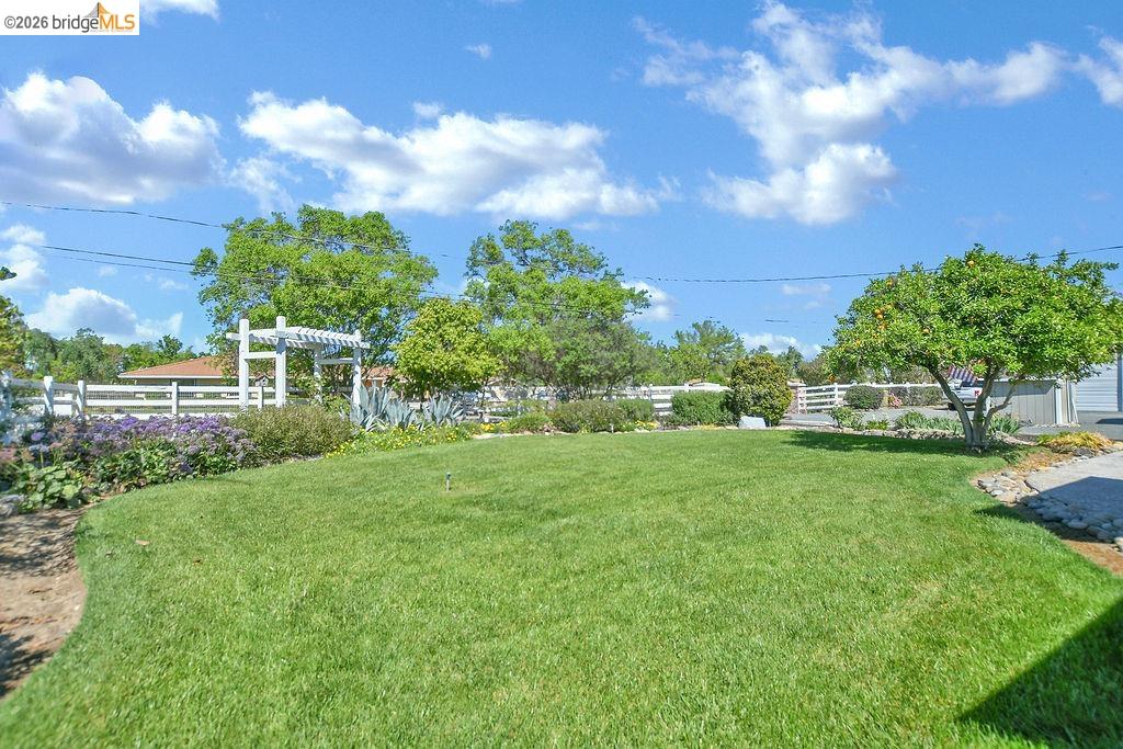 Detail Gallery Image 12 of 36 For 420 Lone Oak Ct, Brentwood,  CA 94513 - 3 Beds | 1 Baths