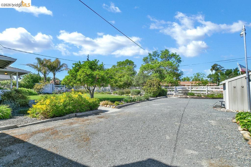 Detail Gallery Image 30 of 36 For 420 Lone Oak Ct, Brentwood,  CA 94513 - 3 Beds | 1 Baths