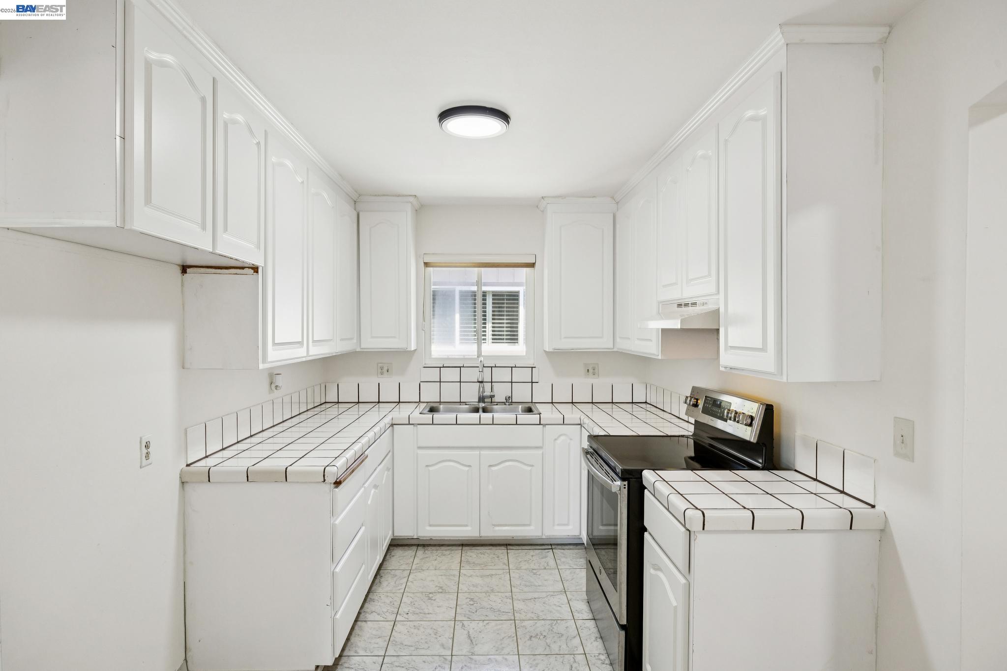 Detail Gallery Image 12 of 44 For 601 Burns Ave, Aptos,  CA 95003 - 4 Beds | 2/2 Baths