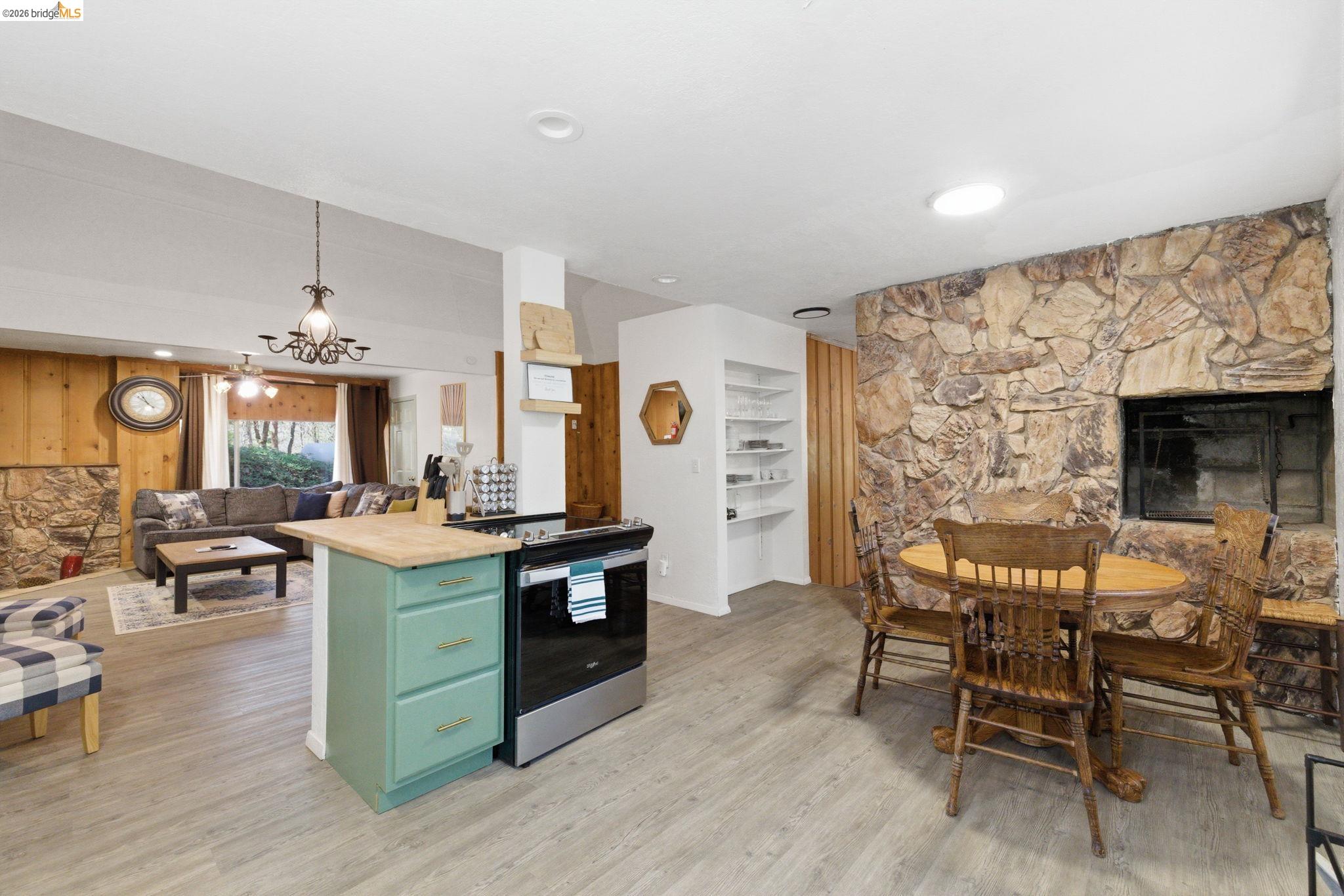 Detail Gallery Image 2 of 34 For 24189 S Fork Rd, Twain Harte,  CA 95383 - 2 Beds | 2 Baths