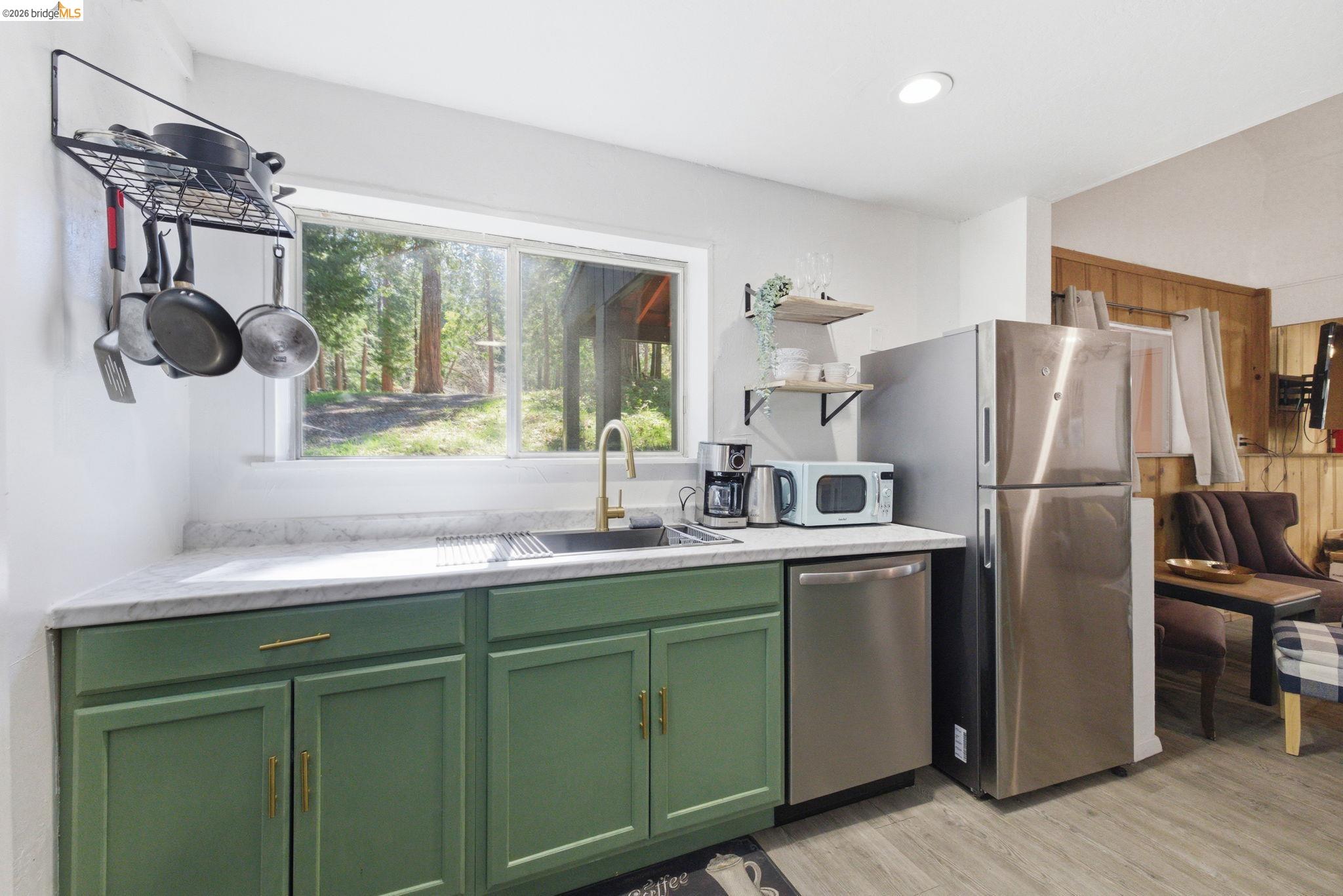 Detail Gallery Image 7 of 34 For 24189 S Fork Rd, Twain Harte,  CA 95383 - 2 Beds | 2 Baths