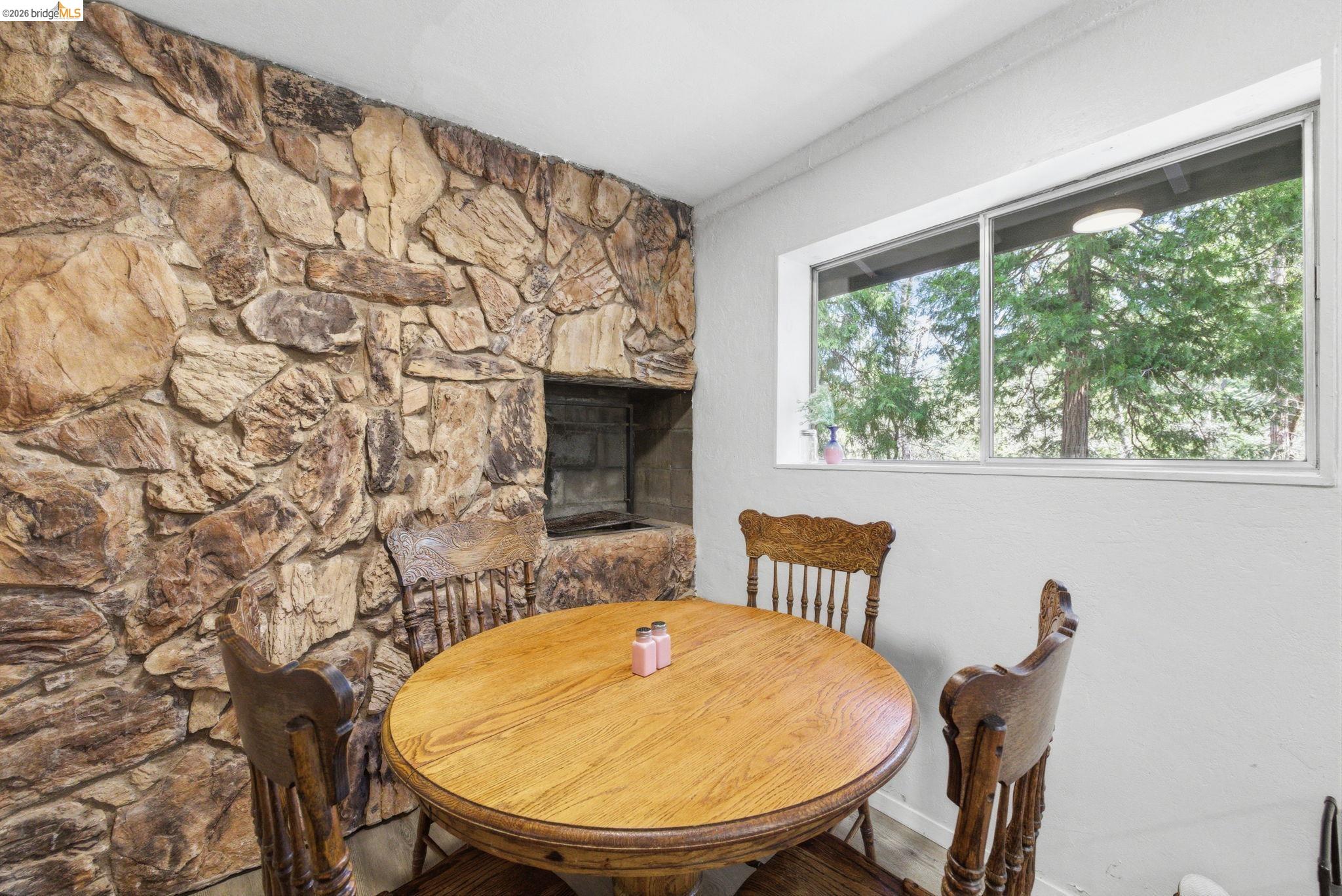 Detail Gallery Image 9 of 34 For 24189 S Fork Rd, Twain Harte,  CA 95383 - 2 Beds | 2 Baths