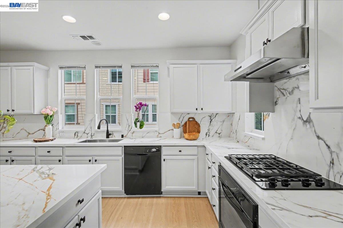 Photo #17: 41128820 Listing: Photo #17