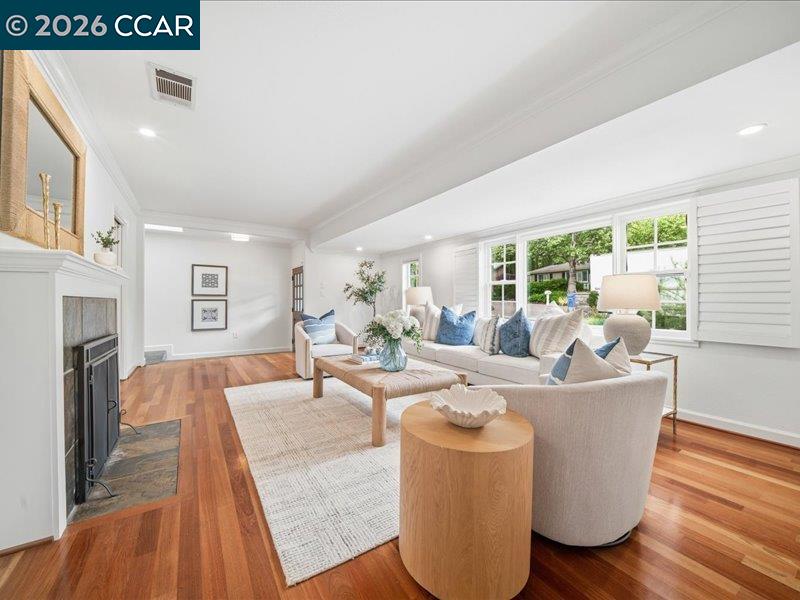 Detail Gallery Image 4 of 54 For 149 Vista Del Diablo, Danville,  CA 94526 - 4 Beds | 2 Baths