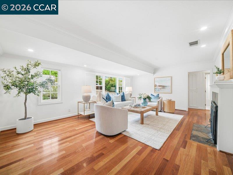 Detail Gallery Image 6 of 54 For 149 Vista Del Diablo, Danville,  CA 94526 - 4 Beds | 2 Baths