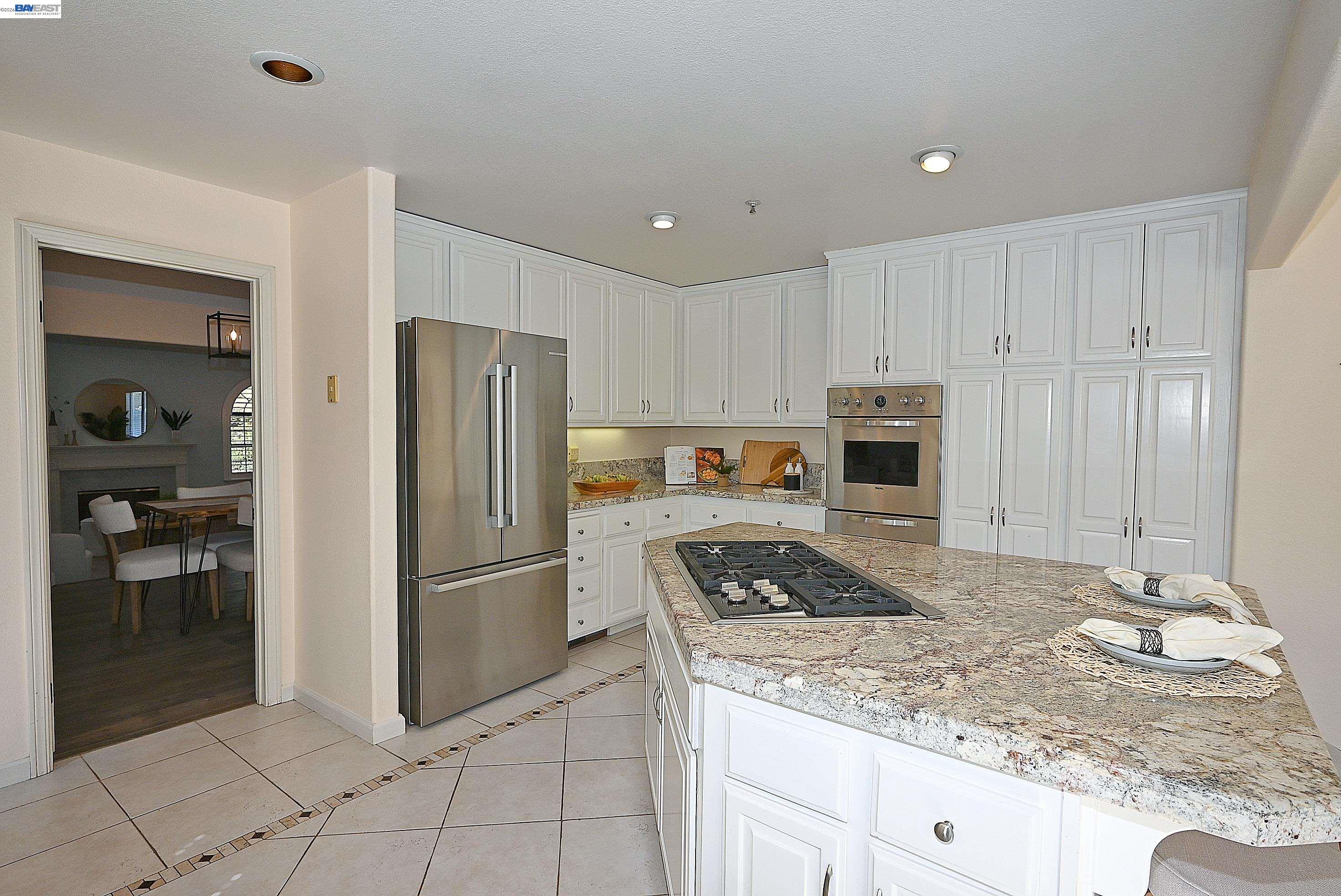 Detail Gallery Image 15 of 47 For 16 Mcnamara Ln, Martinez,  CA 94553 - 5 Beds | 3 Baths