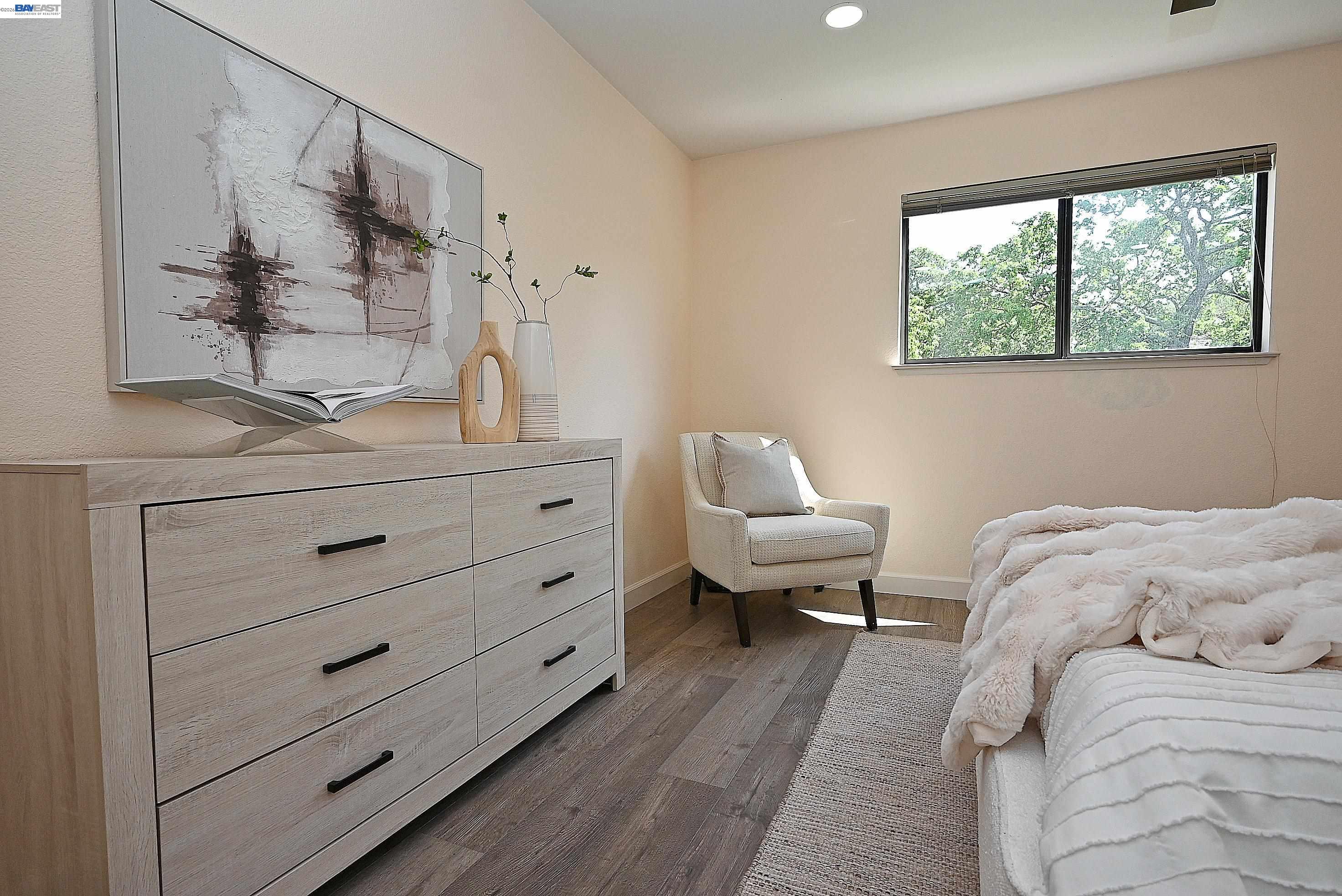 Detail Gallery Image 28 of 47 For 16 Mcnamara Ln, Martinez,  CA 94553 - 5 Beds | 3 Baths