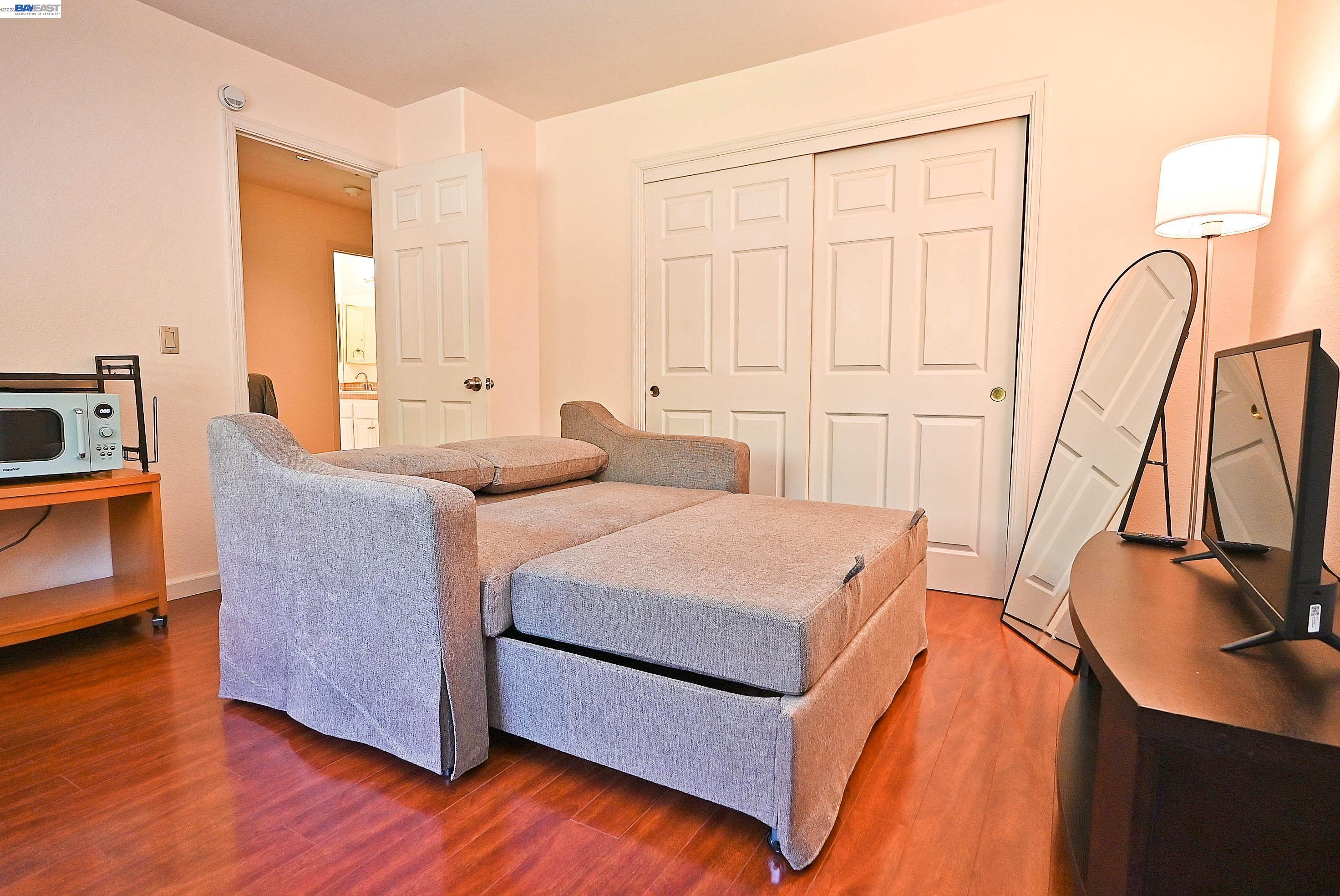 Detail Gallery Image 32 of 47 For 16 Mcnamara Ln, Martinez,  CA 94553 - 5 Beds | 3 Baths