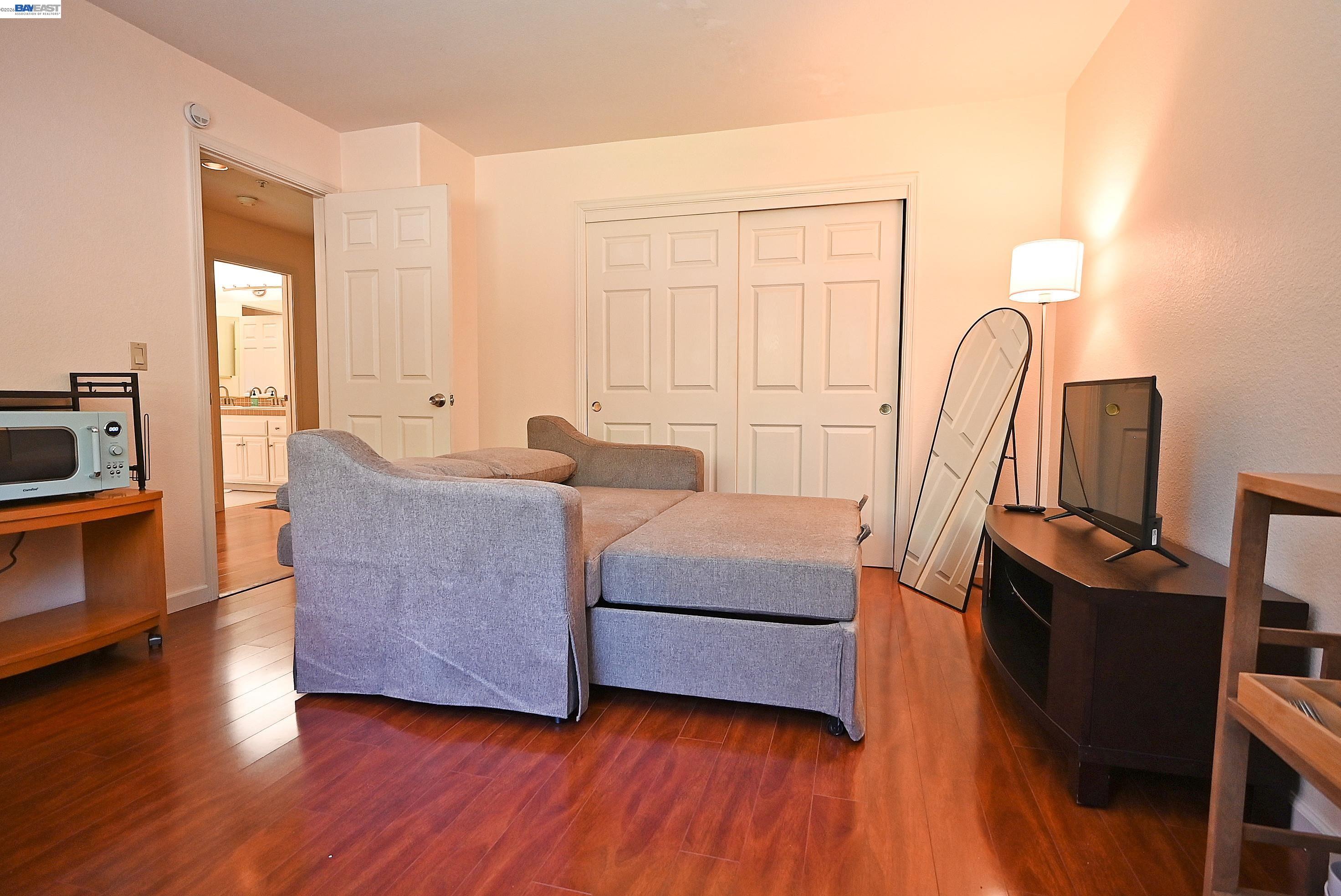 Detail Gallery Image 33 of 47 For 16 Mcnamara Ln, Martinez,  CA 94553 - 5 Beds | 3 Baths