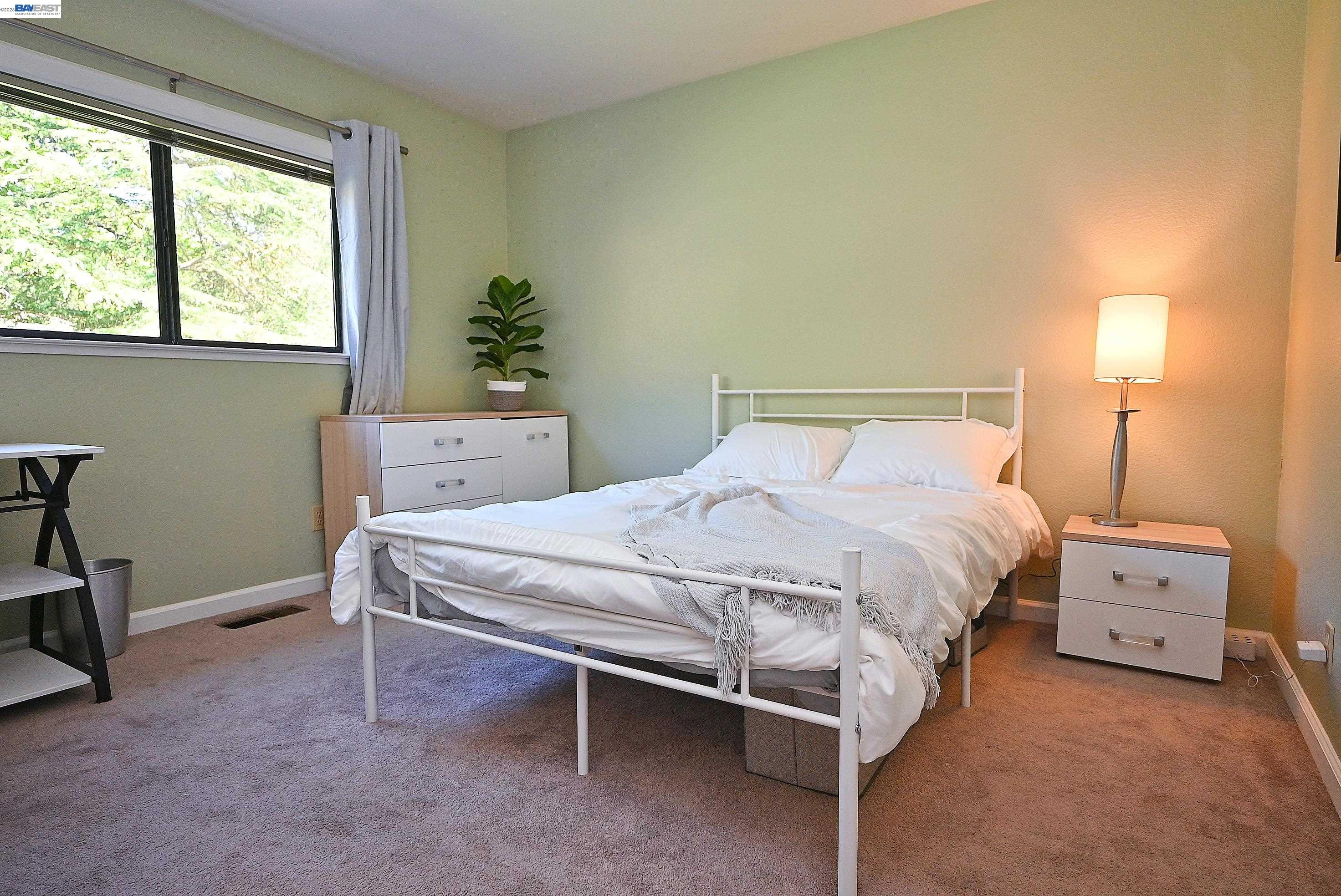 Detail Gallery Image 35 of 58 For 16 Mcnamara Ln, Martinez,  CA 94553 - 5 Beds | 3 Baths