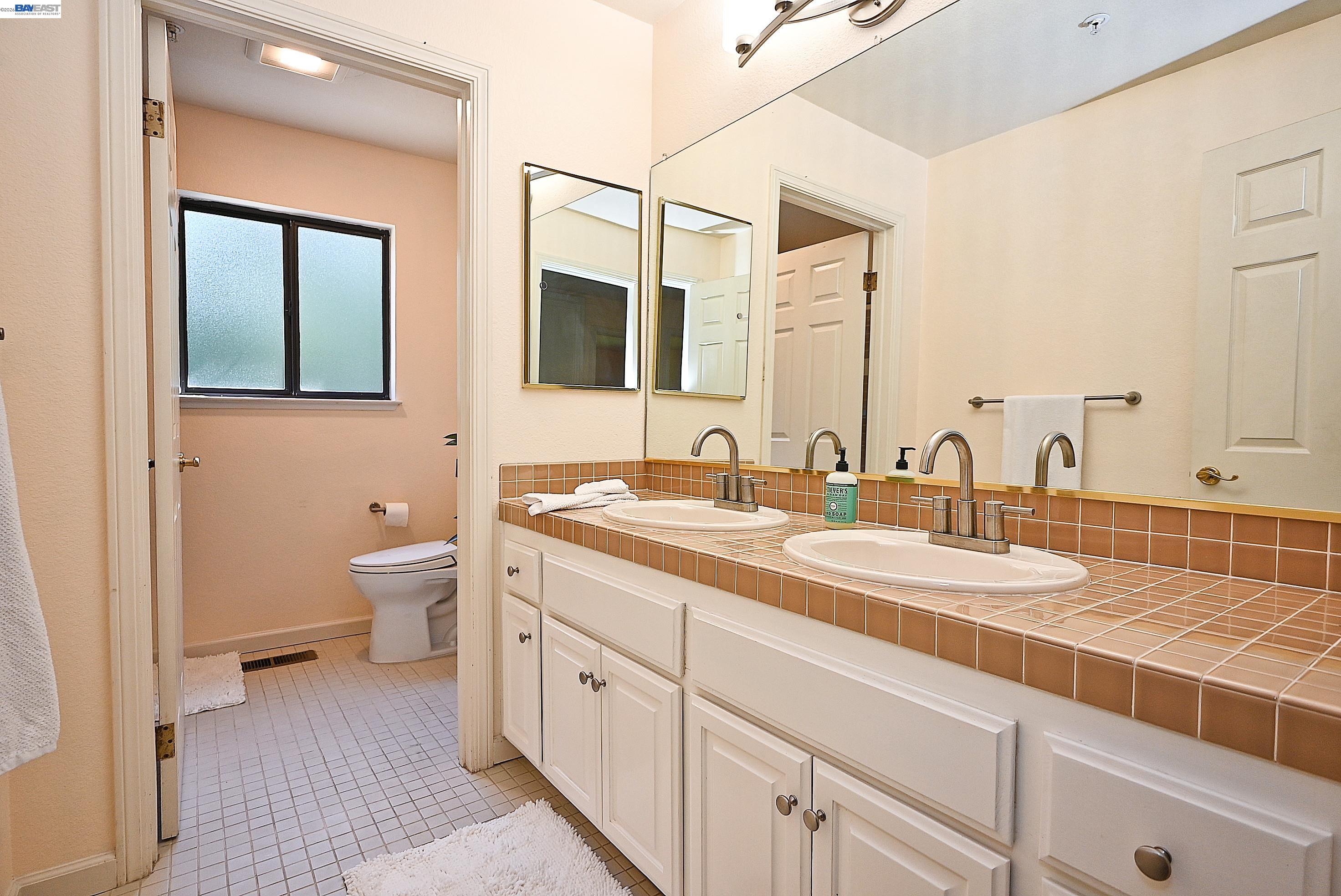 Detail Gallery Image 38 of 47 For 16 Mcnamara Ln, Martinez,  CA 94553 - 5 Beds | 3 Baths