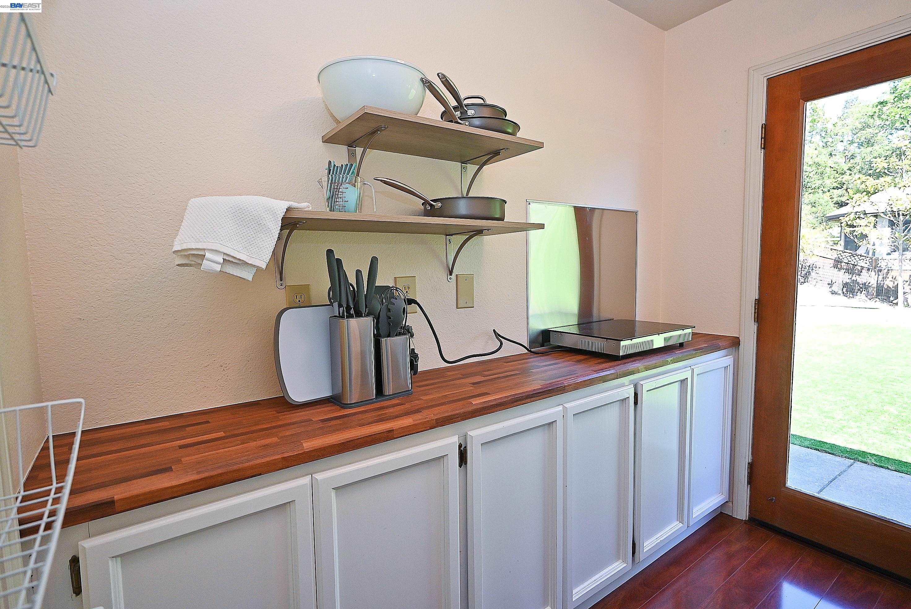 Detail Gallery Image 40 of 58 For 16 Mcnamara Ln, Martinez,  CA 94553 - 5 Beds | 3 Baths