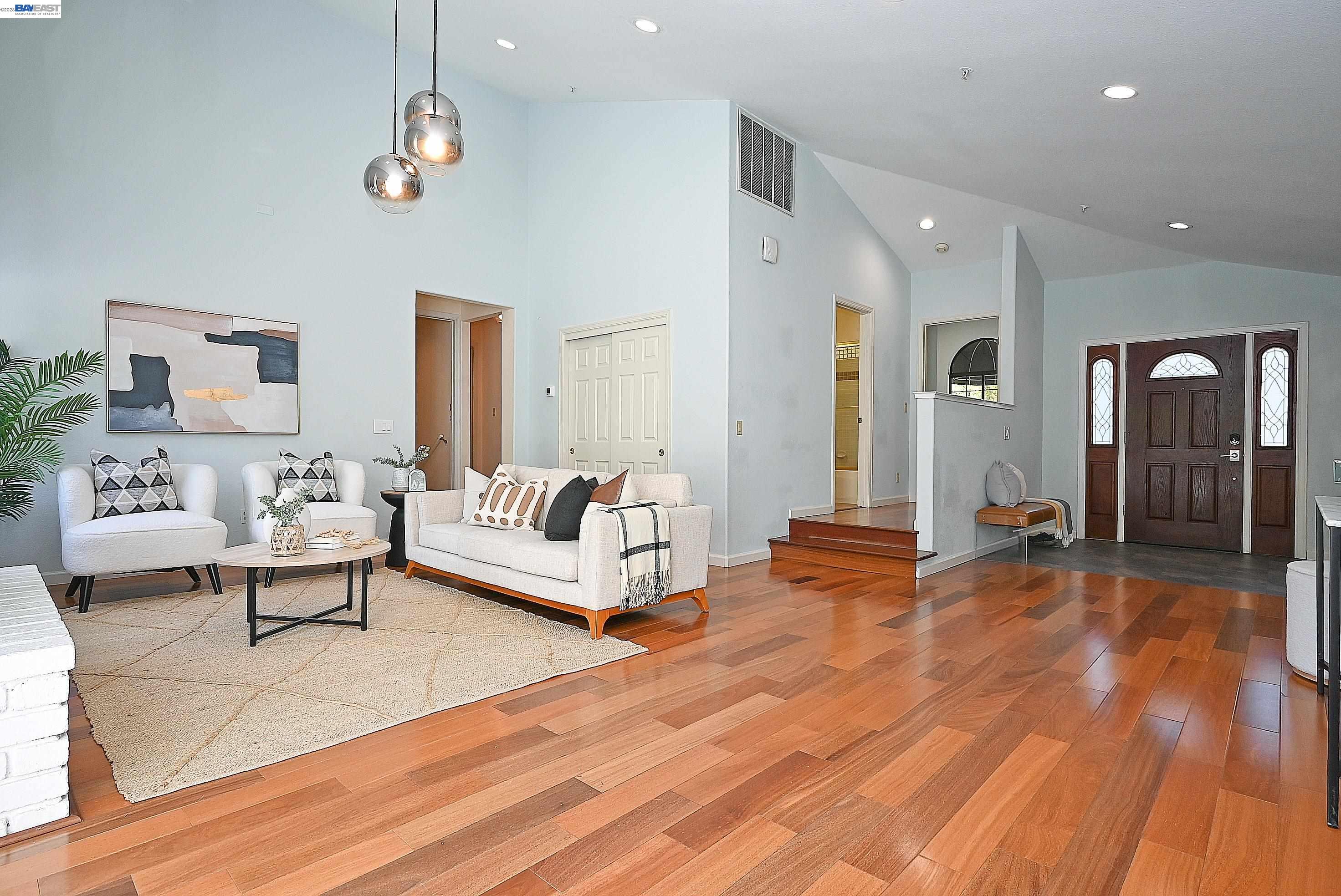 Detail Gallery Image 5 of 47 For 16 Mcnamara Ln, Martinez,  CA 94553 - 5 Beds | 3 Baths