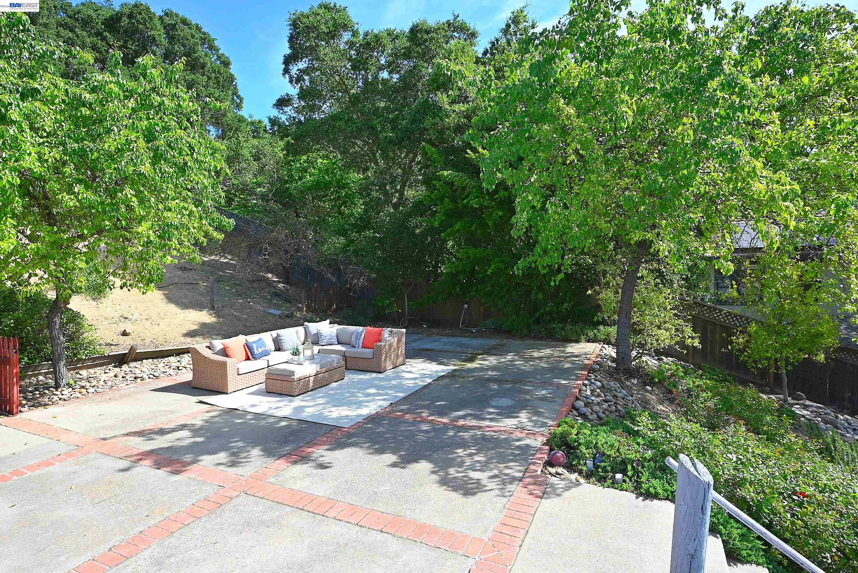 Detail Gallery Image 41 of 47 For 16 Mcnamara Ln, Martinez,  CA 94553 - 5 Beds | 3 Baths