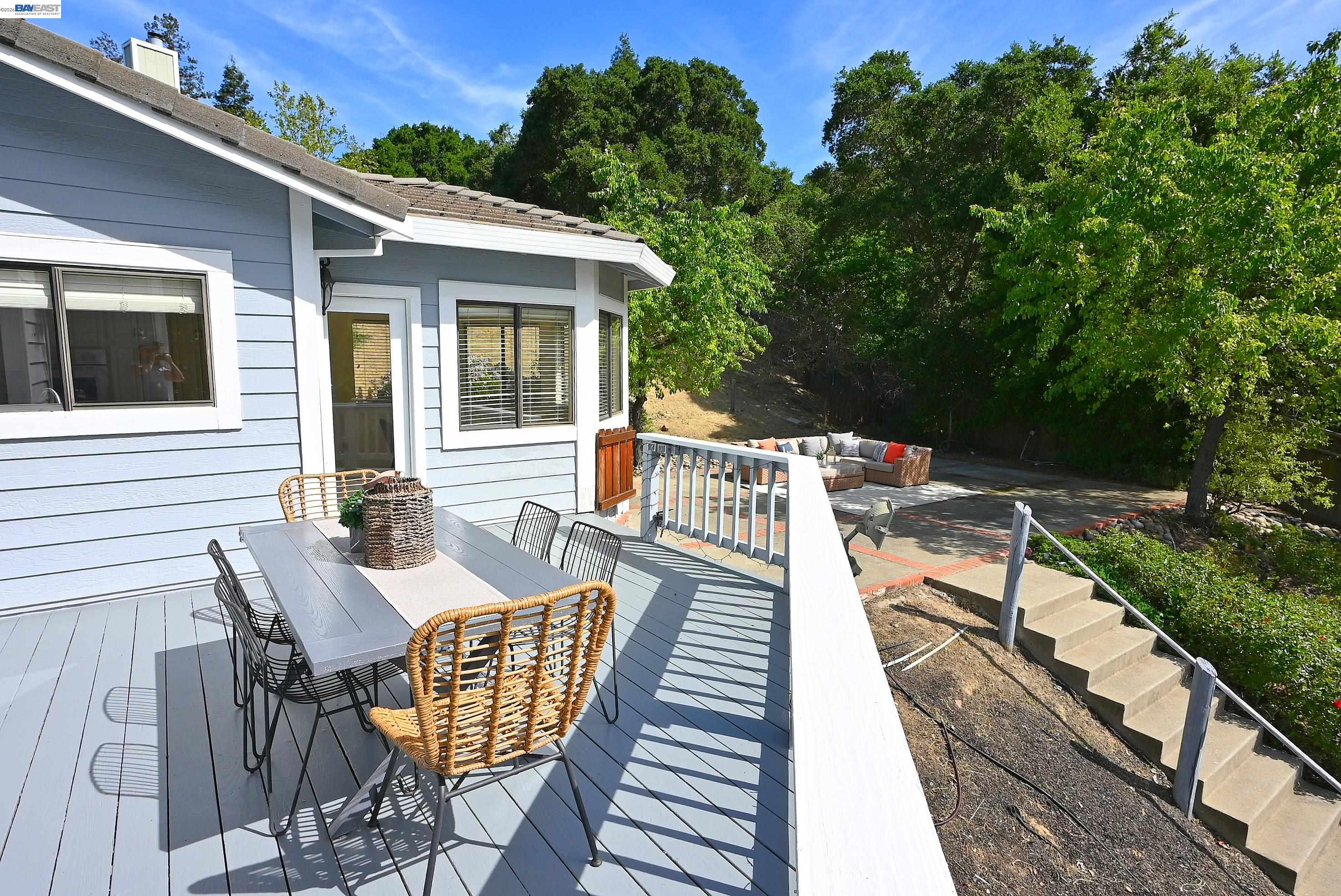 Detail Gallery Image 42 of 47 For 16 Mcnamara Ln, Martinez,  CA 94553 - 5 Beds | 3 Baths