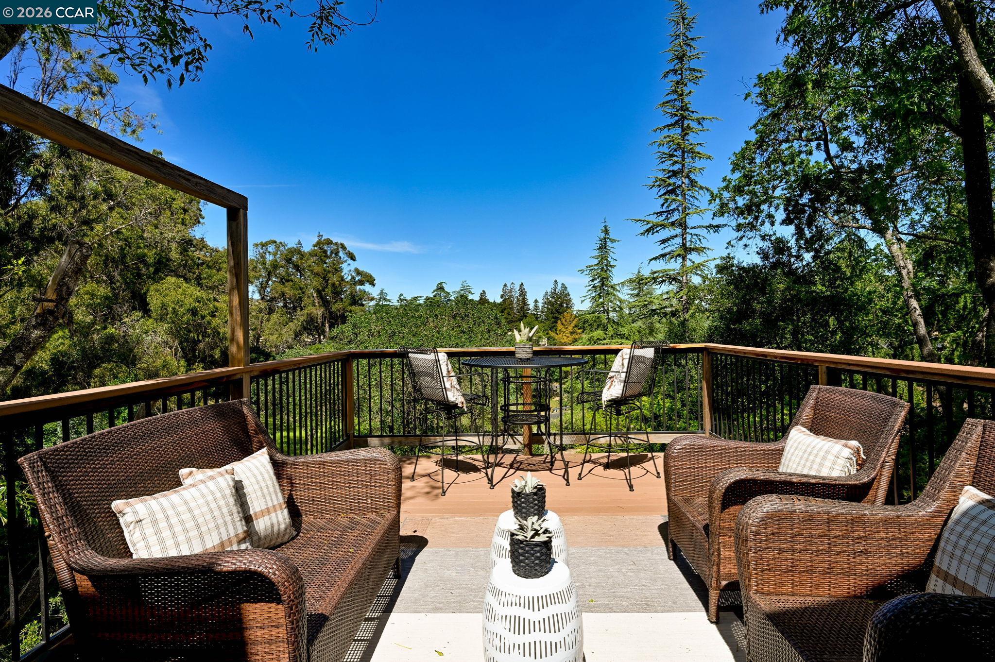 Detail Gallery Image 17 of 50 For 1418 Linton Place, Martinez,  CA 94553 - 3 Beds | 2/1 Baths