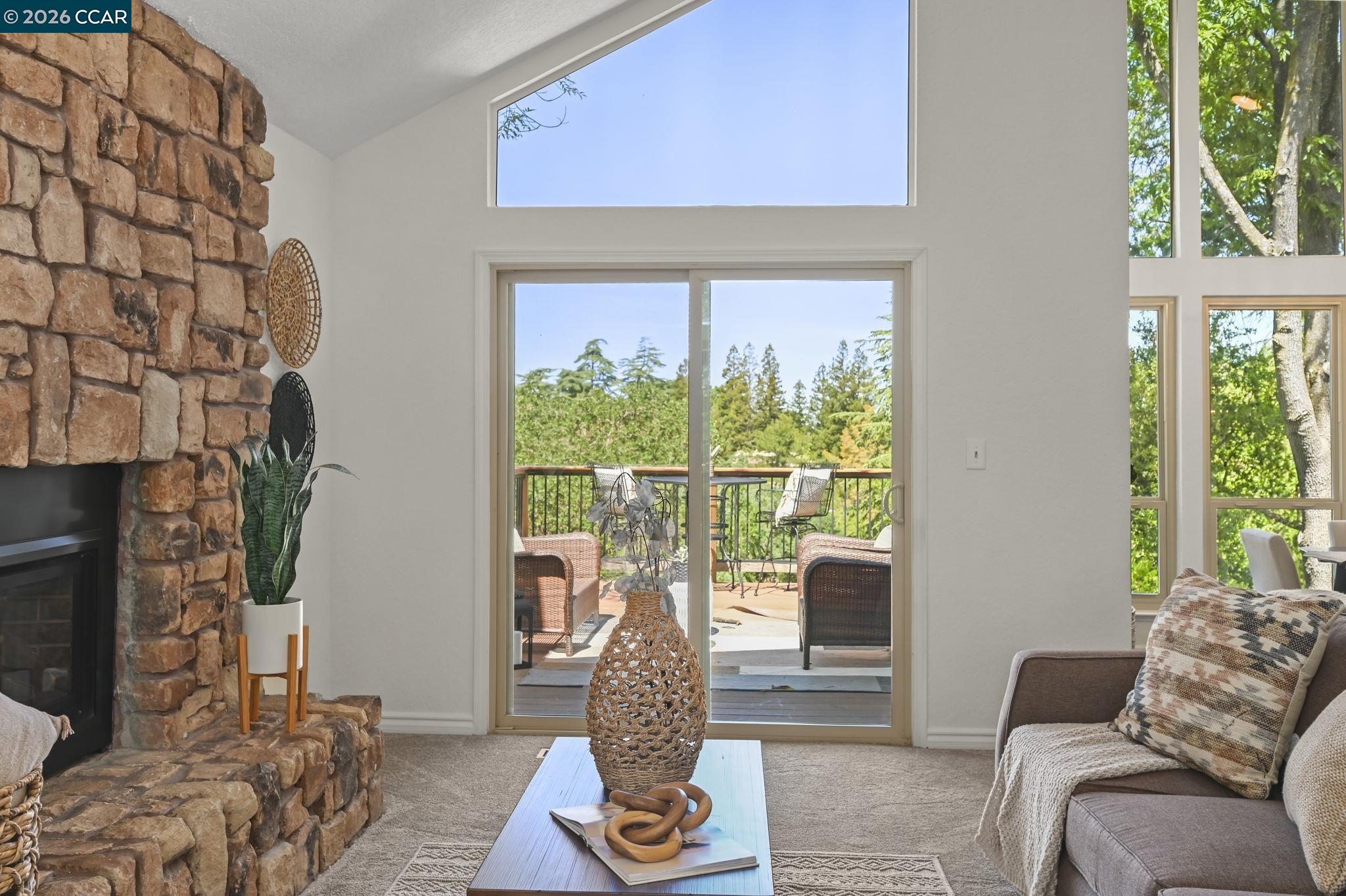 Detail Gallery Image 6 of 50 For 1418 Linton Place, Martinez,  CA 94553 - 3 Beds | 2/1 Baths