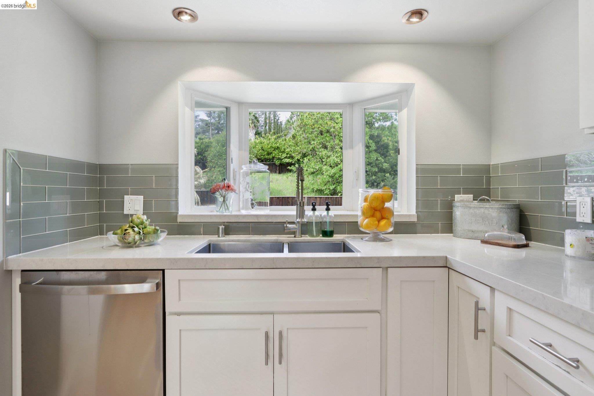 Detail Gallery Image 14 of 60 For 3744 Northridge Dr, Concord,  CA 94518 - 4 Beds | 3 Baths