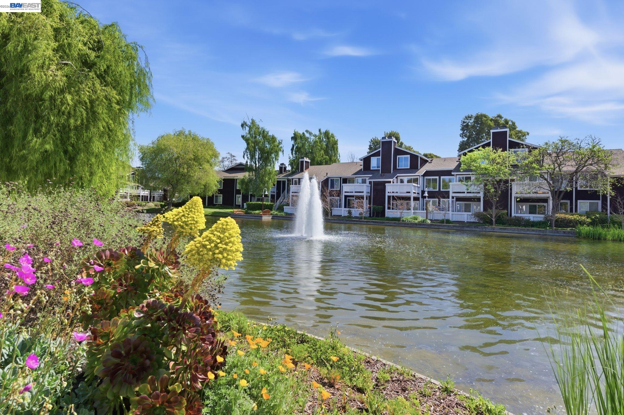22 Marina Lakes Dr, Richmond, CA, 94804