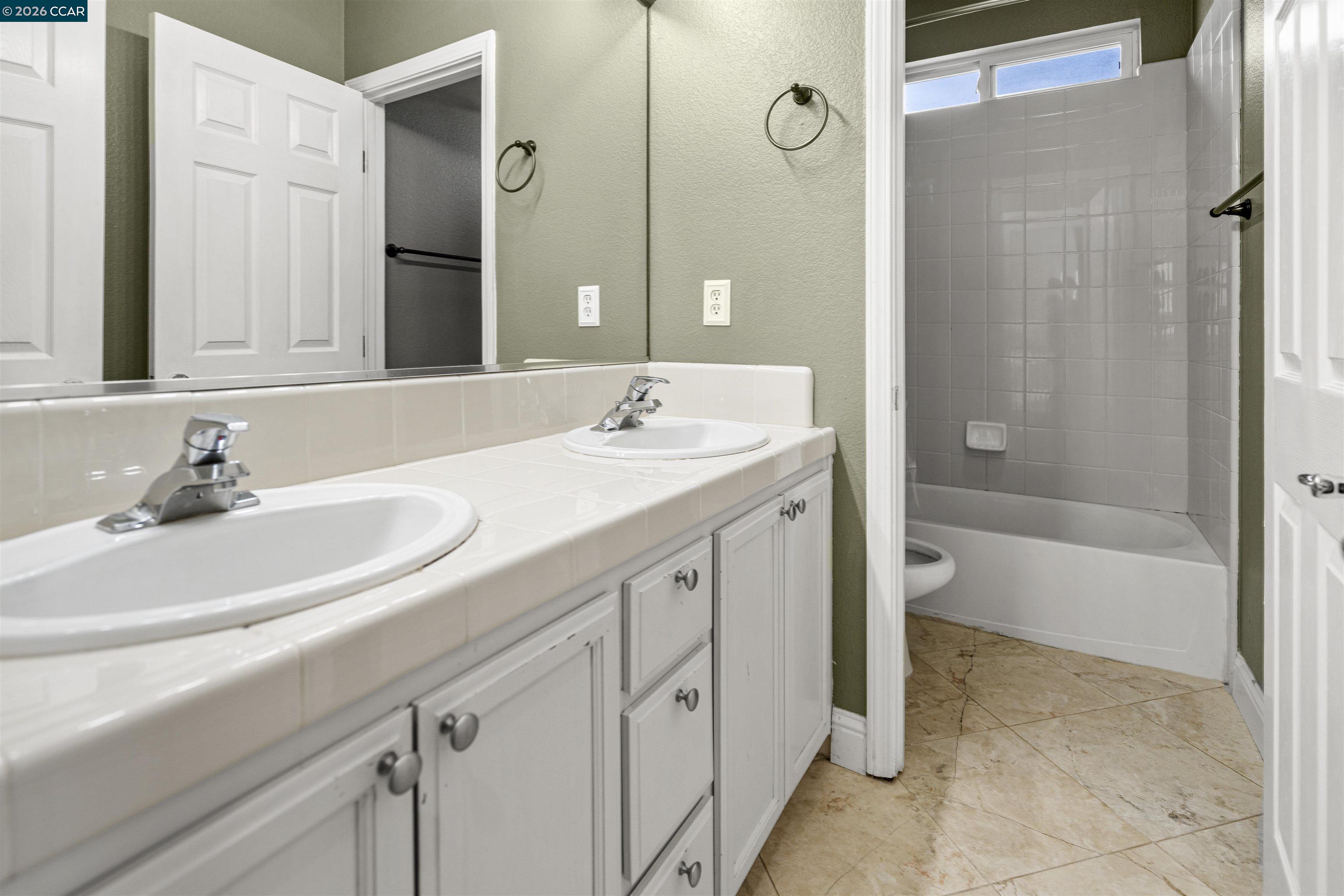 Detail Gallery Image 22 of 41 For 50 Cognac Cir, Sacramento,  CA 95835 - 4 Beds | 3 Baths