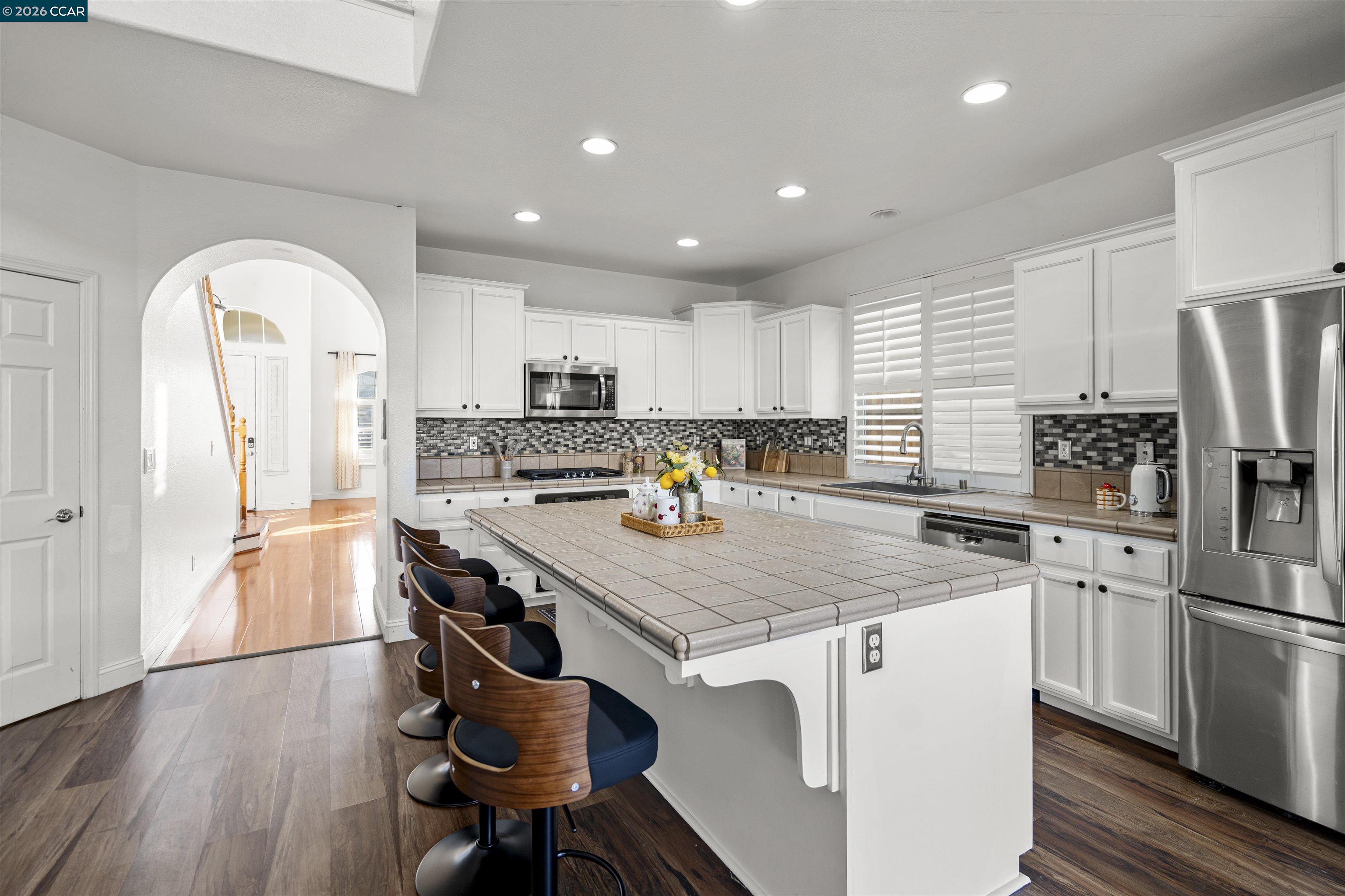 Detail Gallery Image 8 of 41 For 50 Cognac Cir, Sacramento,  CA 95835 - 4 Beds | 3 Baths