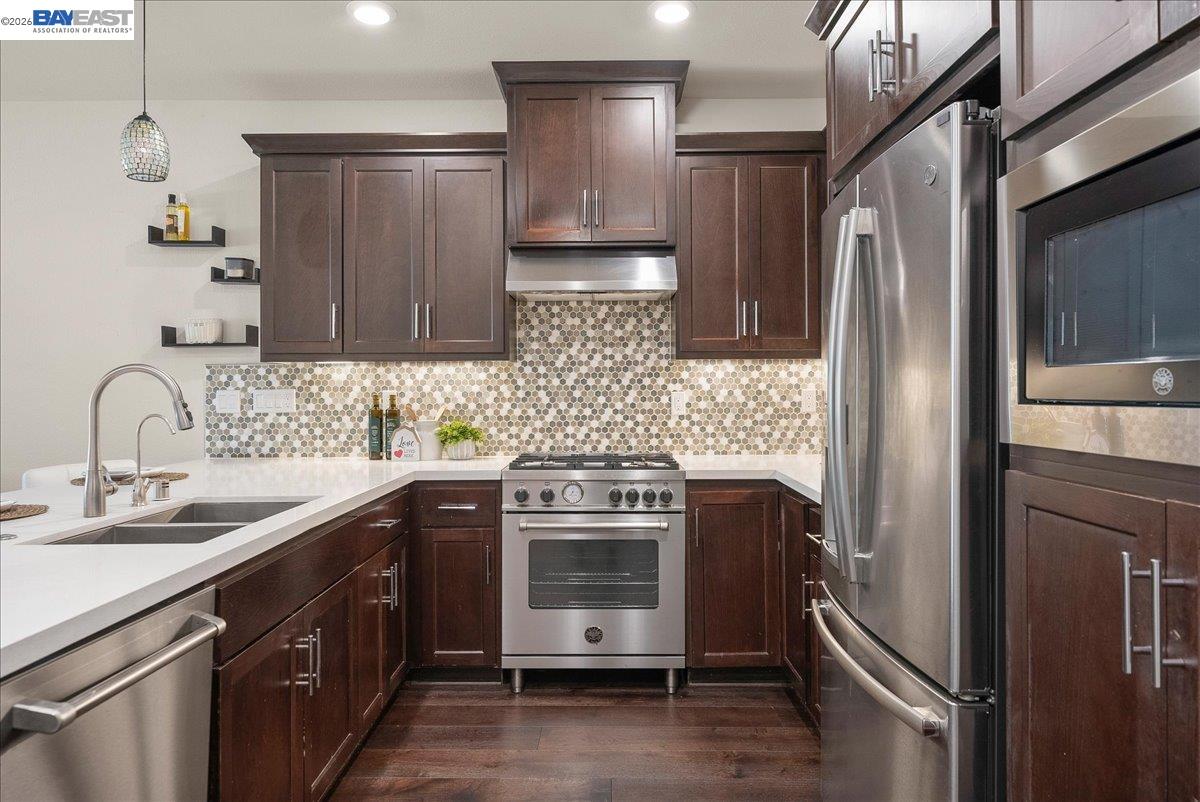 Detail Gallery Image 11 of 39 For 730 Amalfi Loop, Milpitas,  CA 95035 - 3 Beds | 3/1 Baths