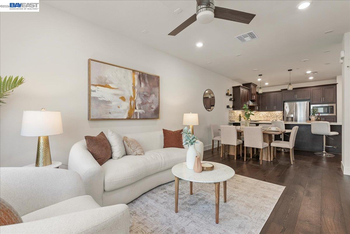 Detail Gallery Image 16 of 39 For 730 Amalfi Loop, Milpitas,  CA 95035 - 3 Beds | 3/1 Baths