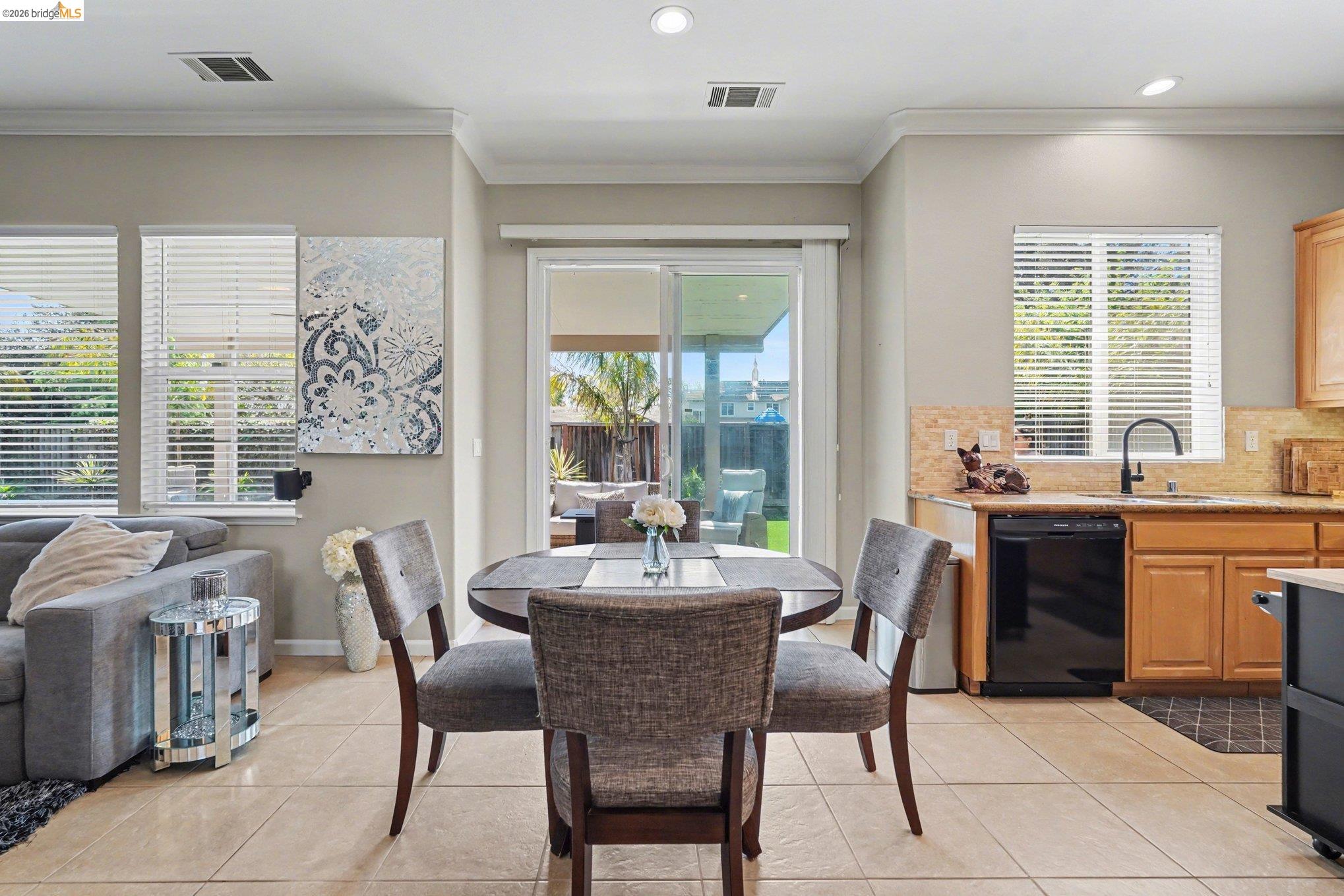 Detail Gallery Image 12 of 32 For 542 Vivian St, Brentwood,  CA 94513 - 3 Beds | 2 Baths