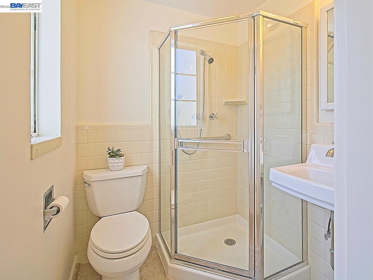 Detail Gallery Image 26 of 60 For 962 Lee Ave, San Leandro,  CA 94577 - 4 Beds | 3/1 Baths