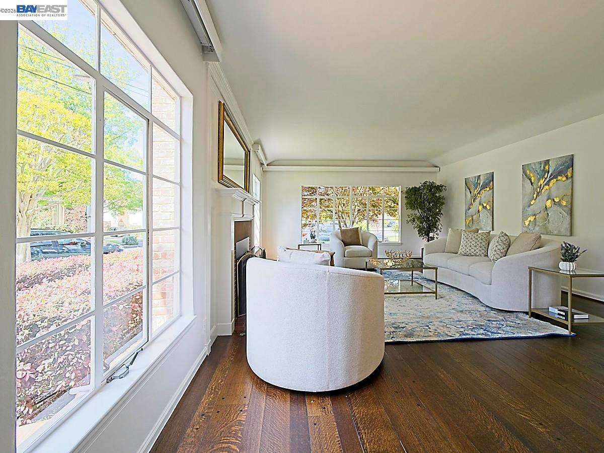 Detail Gallery Image 5 of 60 For 962 Lee Ave, San Leandro,  CA 94577 - 4 Beds | 3/1 Baths