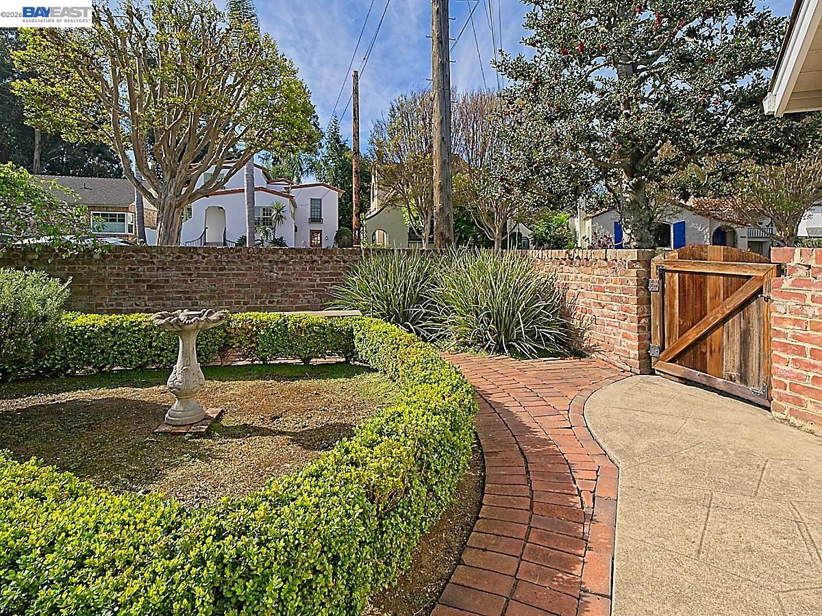 Detail Gallery Image 45 of 60 For 962 Lee Ave, San Leandro,  CA 94577 - 4 Beds | 3/1 Baths