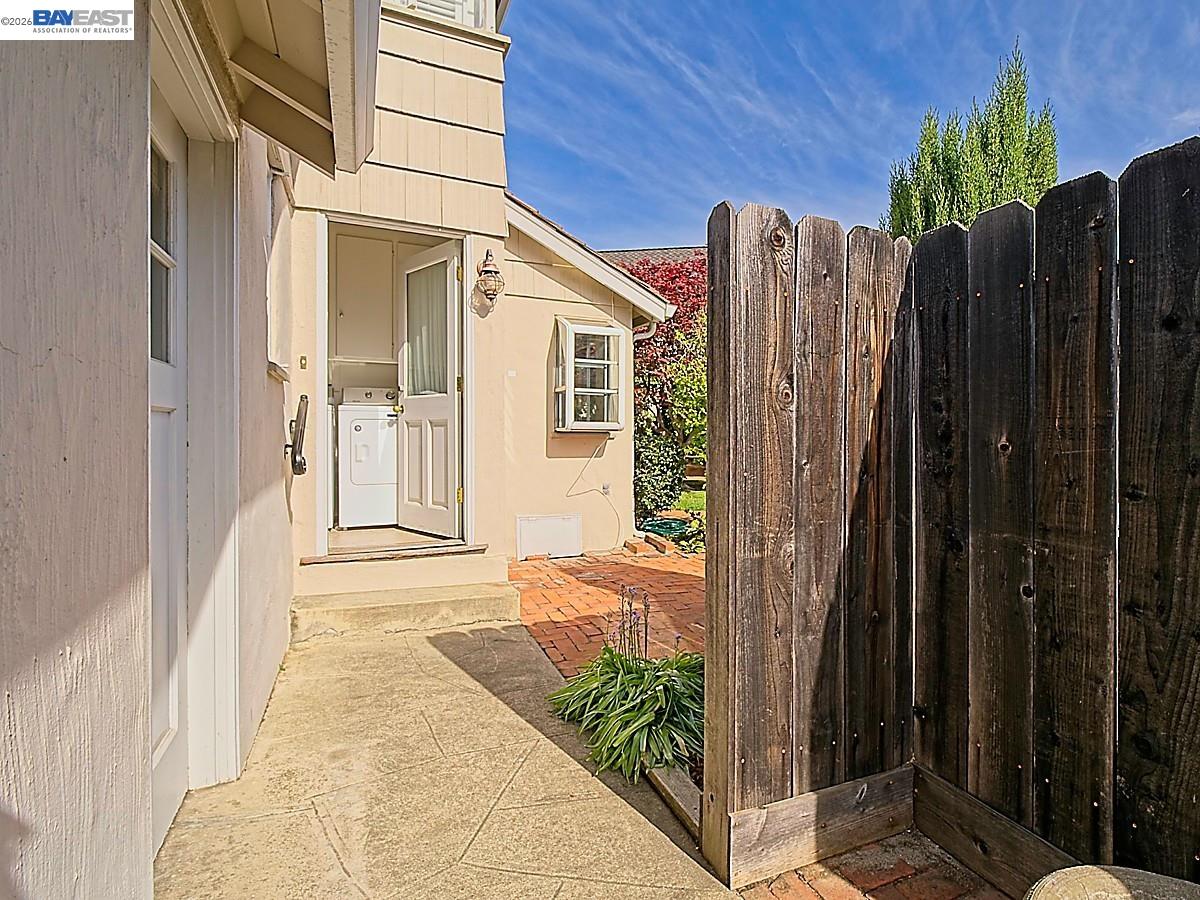 Detail Gallery Image 49 of 60 For 962 Lee Ave, San Leandro,  CA 94577 - 4 Beds | 3/1 Baths