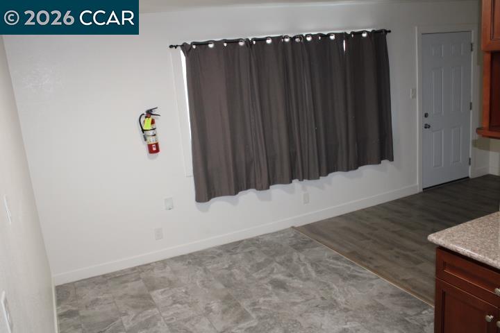 Detail Gallery Image 4 of 15 For 3800 Waller Ave #B,  Richmond,  CA 94804 - 2 Beds | 1 Baths