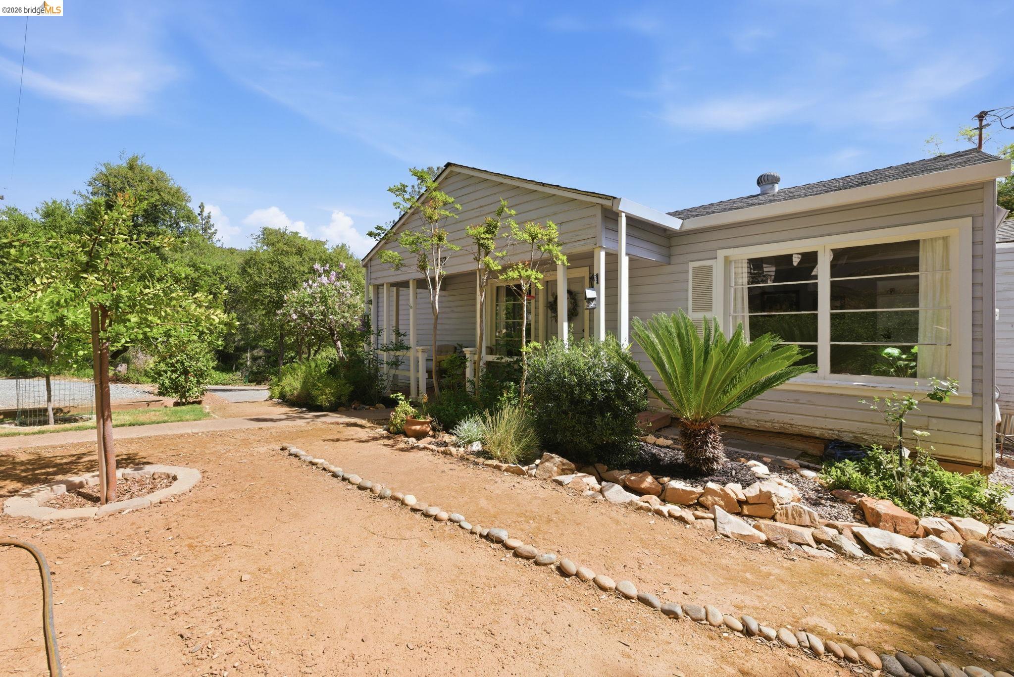 Detail Gallery Image 2 of 39 For 757 E Bald Mountain Rd, Sonora,  CA 95370 - 2 Beds | 1 Baths