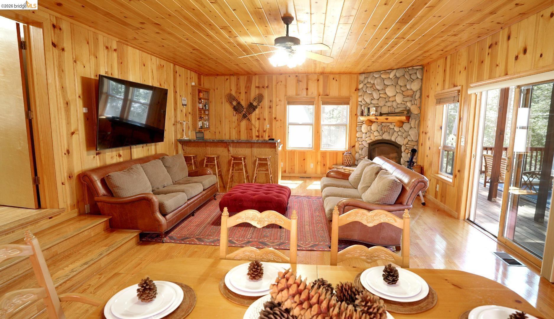 Detail Gallery Image 9 of 38 For 22912 Sierra Dr, Twain Harte,  CA 95383 - 3 Beds | 2 Baths