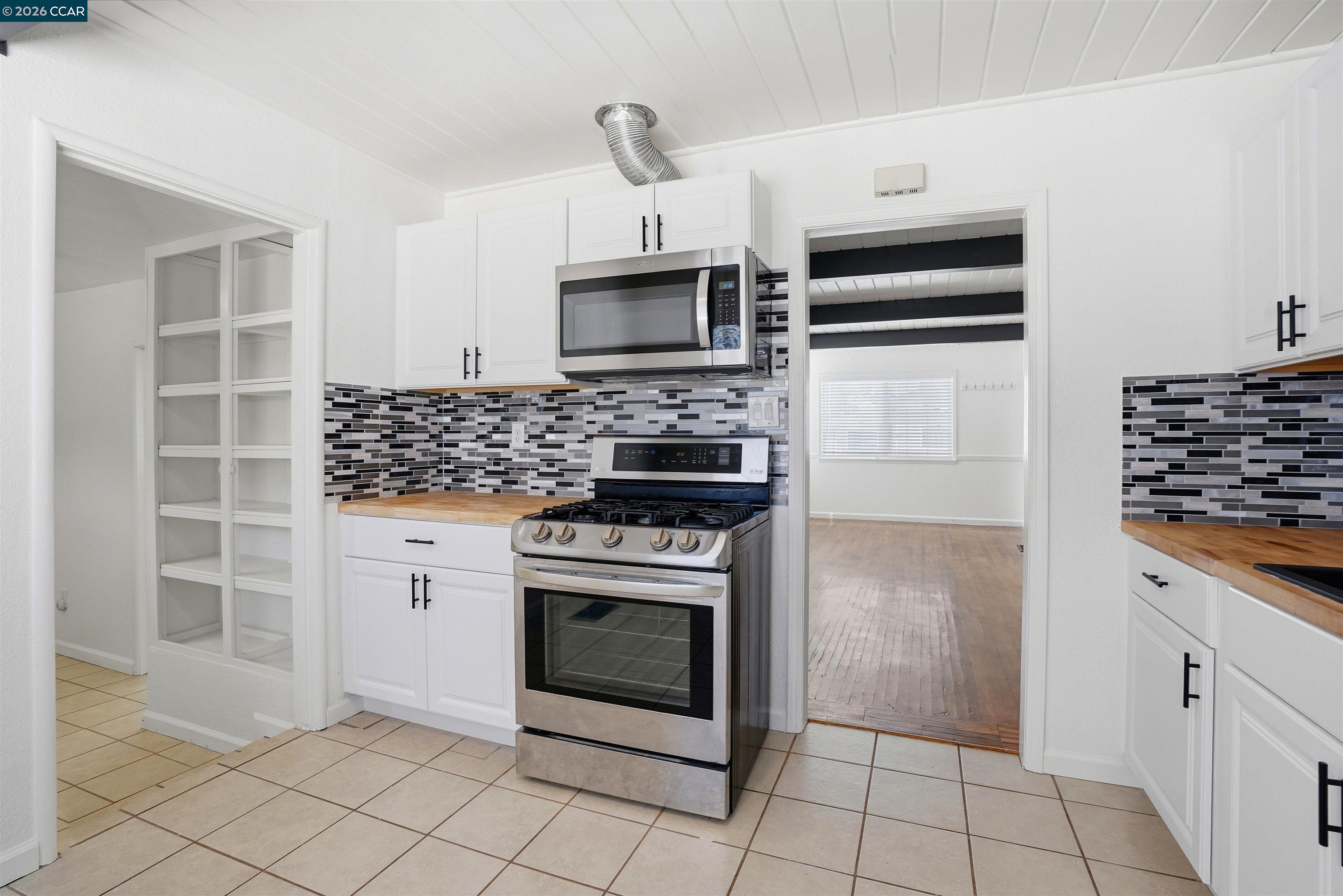 Detail Gallery Image 7 of 32 For 2828 Hilltop, Concord,  CA 94520 - 4 Beds | 2 Baths