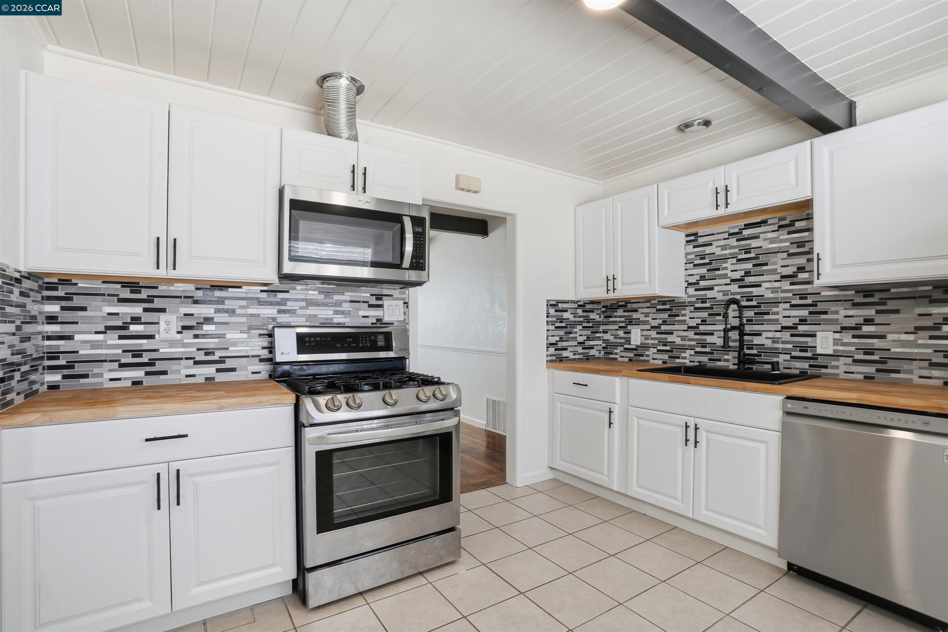 Detail Gallery Image 8 of 32 For 2828 Hilltop, Concord,  CA 94520 - 4 Beds | 2 Baths