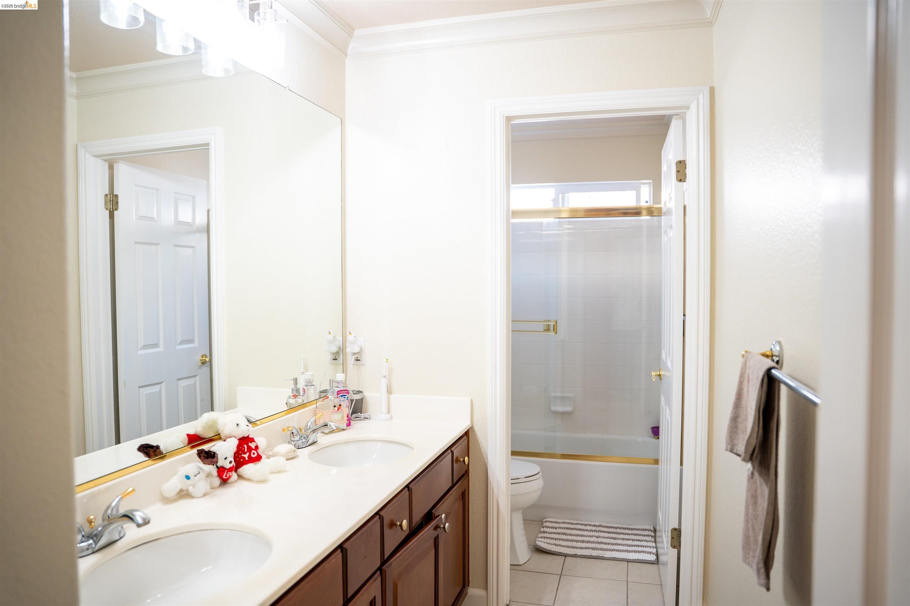 Detail Gallery Image 28 of 43 For 5230 E Henderson Ct, Antioch,  CA 94531 - 7 Beds | 4 Baths