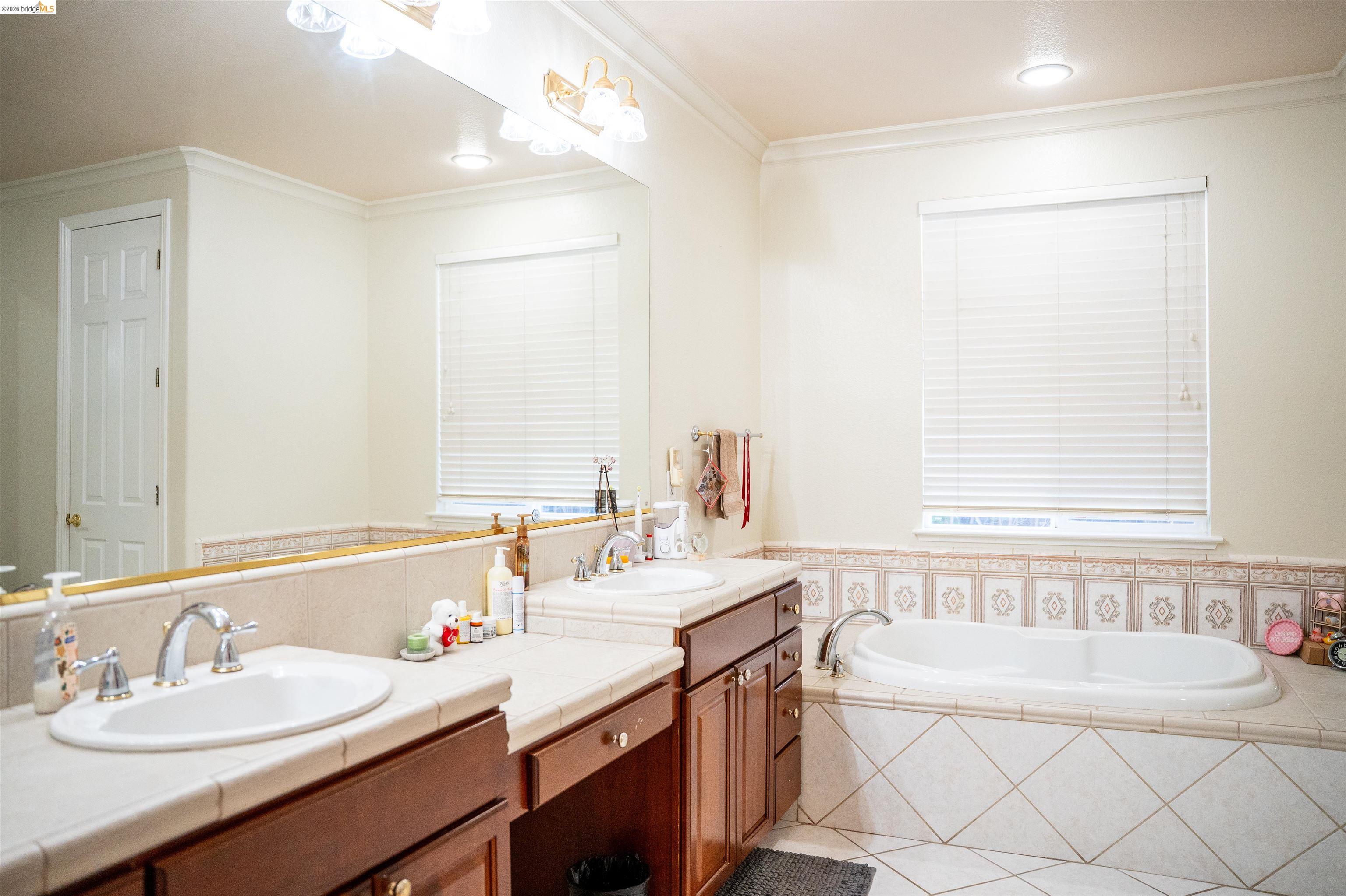 Detail Gallery Image 35 of 43 For 5230 E Henderson Ct, Antioch,  CA 94531 - 7 Beds | 4 Baths