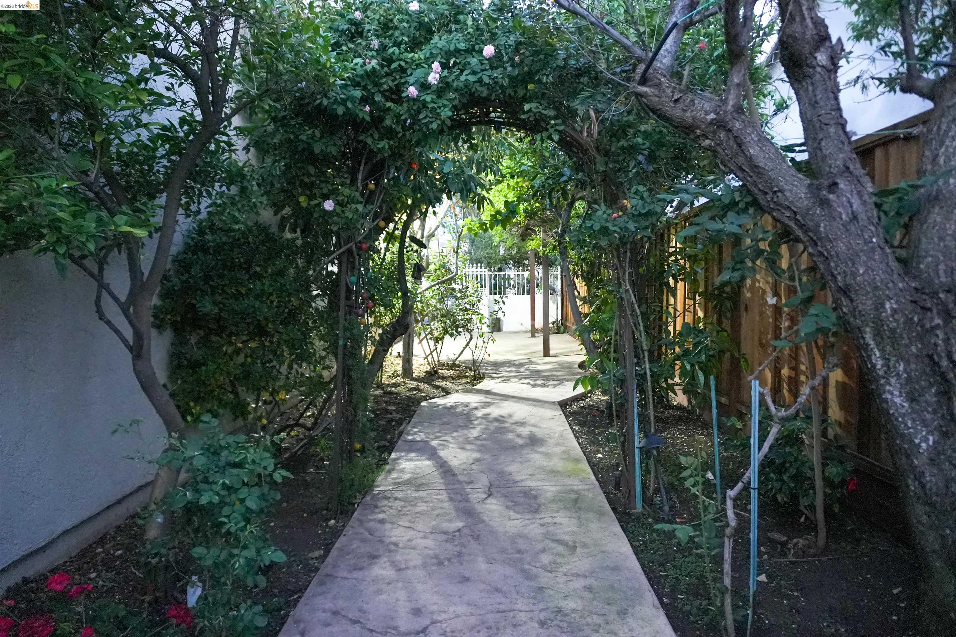 Detail Gallery Image 37 of 43 For 5230 E Henderson Ct, Antioch,  CA 94531 - 7 Beds | 4 Baths