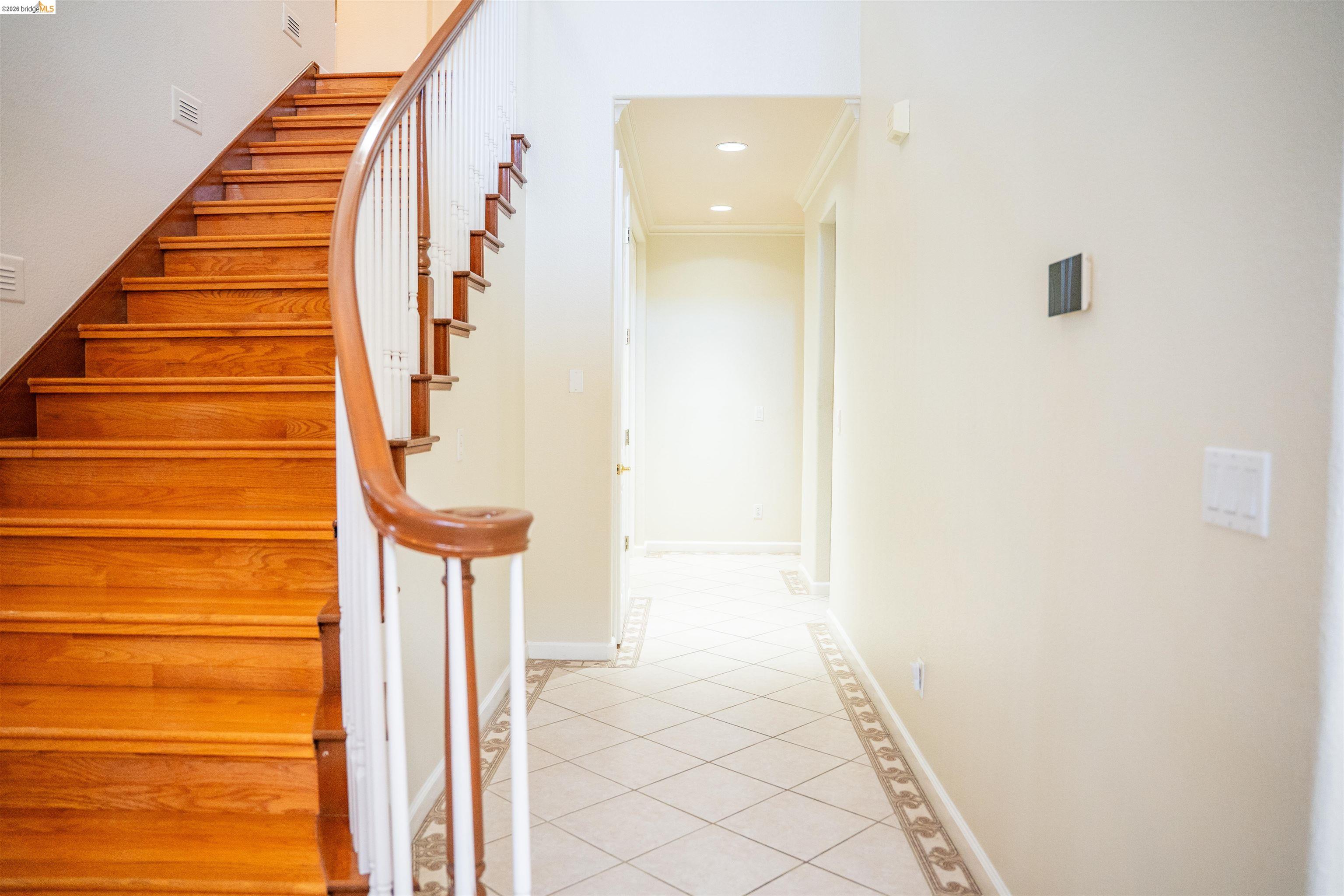 Detail Gallery Image 6 of 43 For 5230 E Henderson Ct, Antioch,  CA 94531 - 7 Beds | 4 Baths