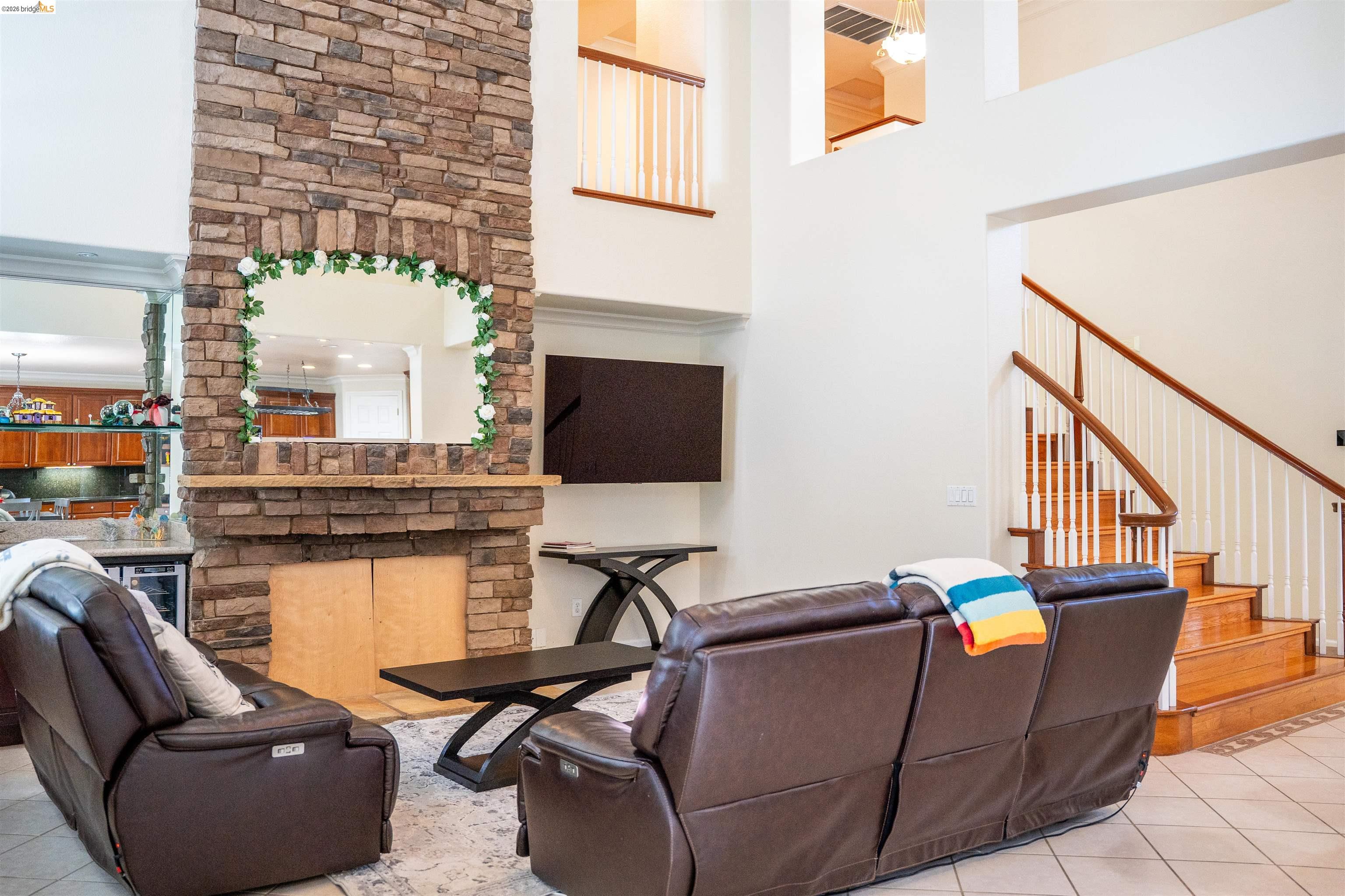 Detail Gallery Image 8 of 43 For 5230 E Henderson Ct, Antioch,  CA 94531 - 7 Beds | 4 Baths