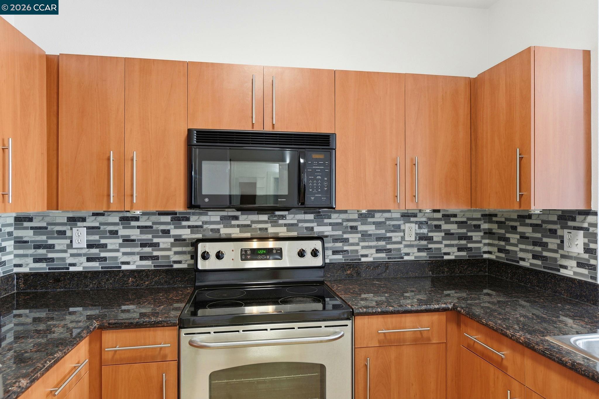 Detail Gallery Image 11 of 44 For 1060 S 3rd St #202,  San Jose,  CA 95112 - 1 Beds | 1 Baths