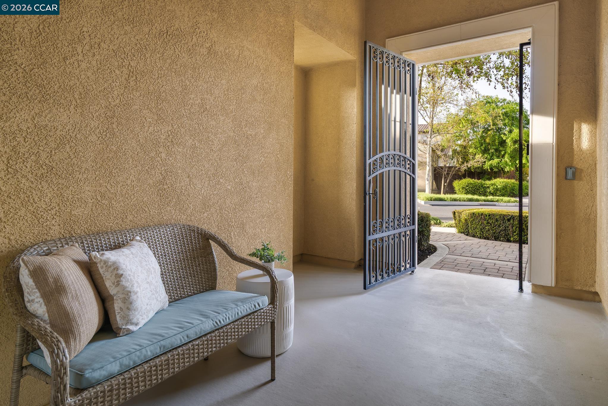 Detail Gallery Image 3 of 52 For 7898 Kennard Ln, San Ramon,  CA 94582 - 5 Beds | 4/1 Baths